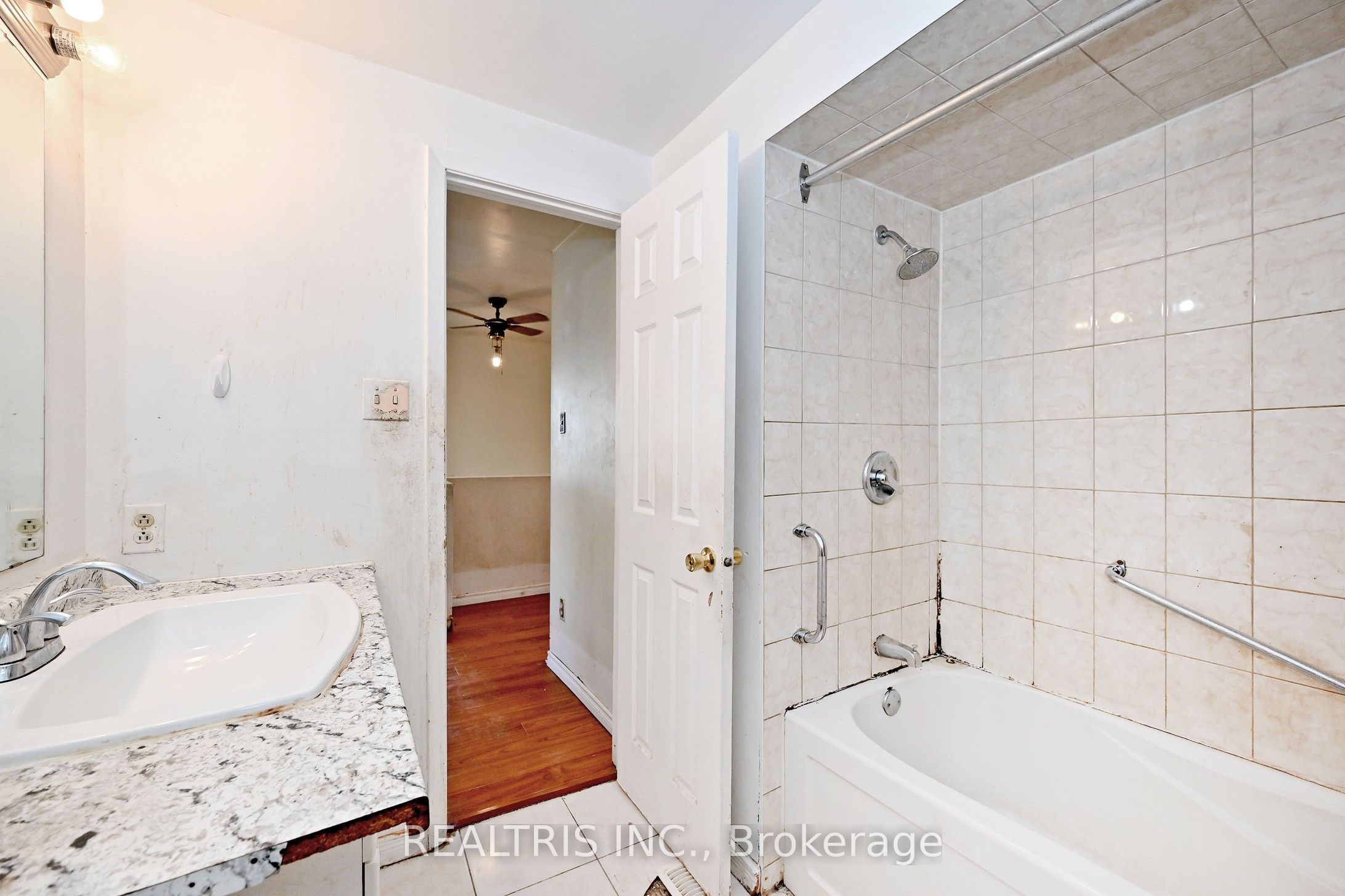 116 Sutherland Avenue Property Photo 21