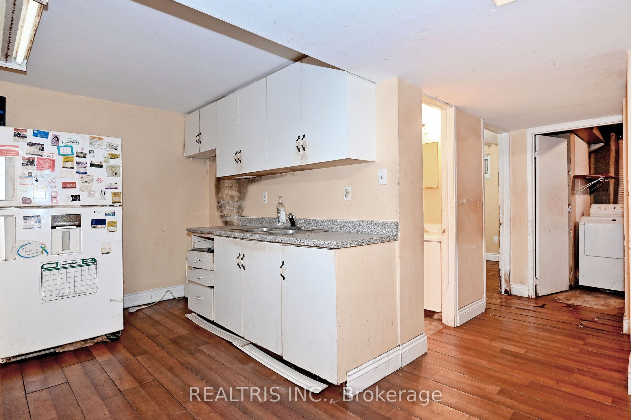 116 Sutherland Avenue Property Photo 23