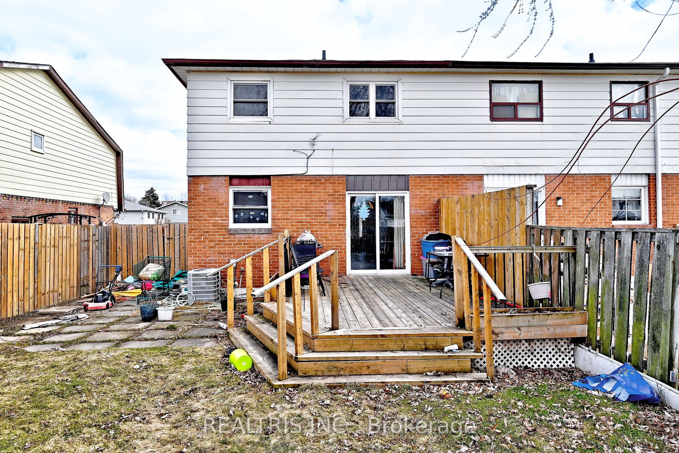 116 Sutherland Avenue Property Photo 32