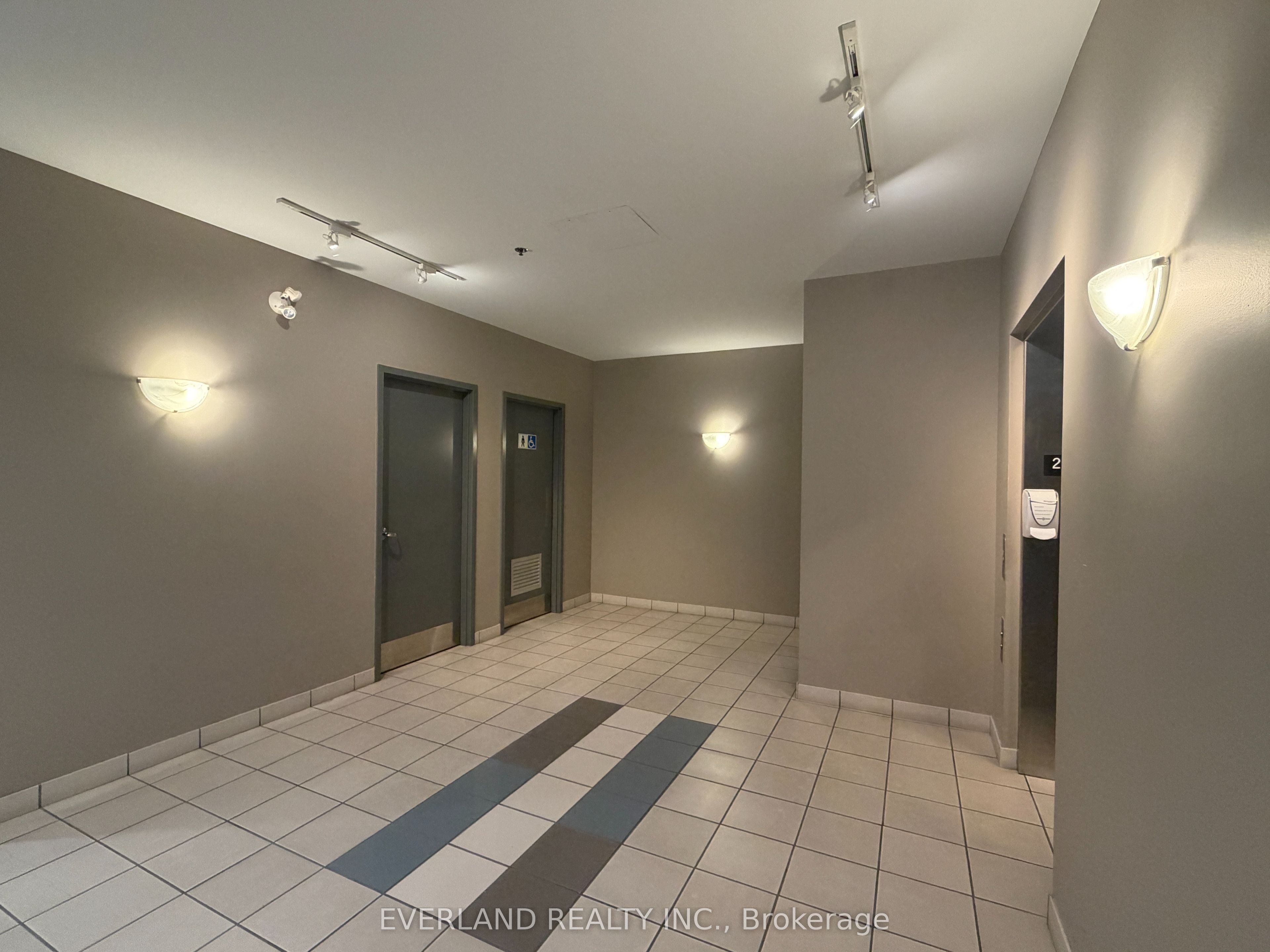 1450 Appleby Line 2c Property Photo 8