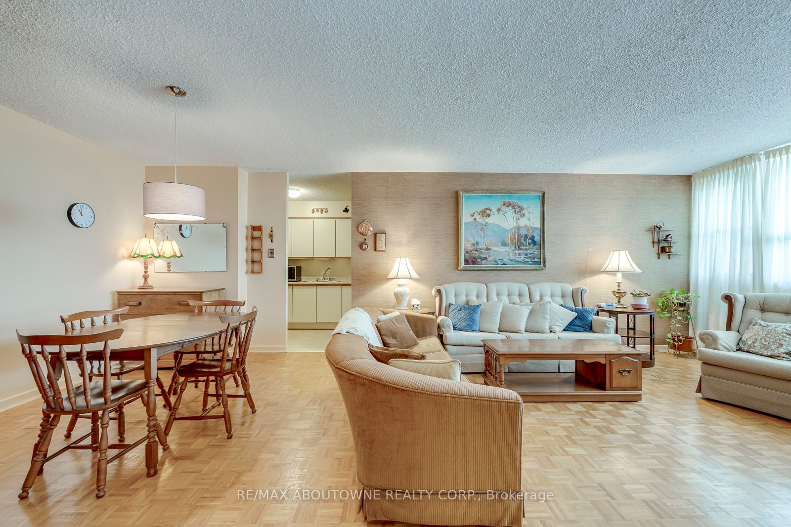 212 Kerr Street 906 Property Photo 16