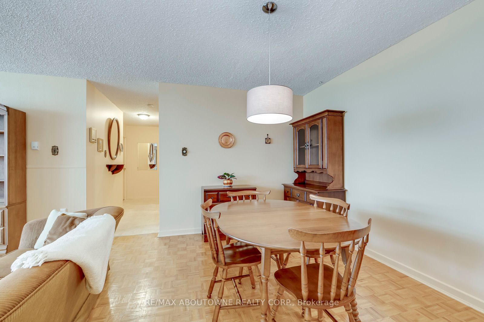 212 Kerr Street 906 Property Photo 26