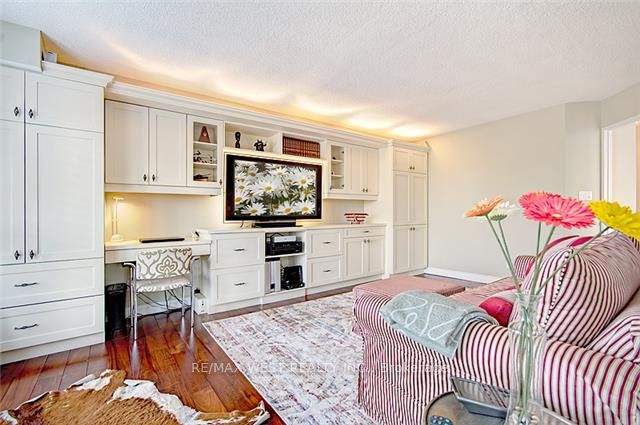2261 Lake Shore Boulevard W 314 Property Photo 14