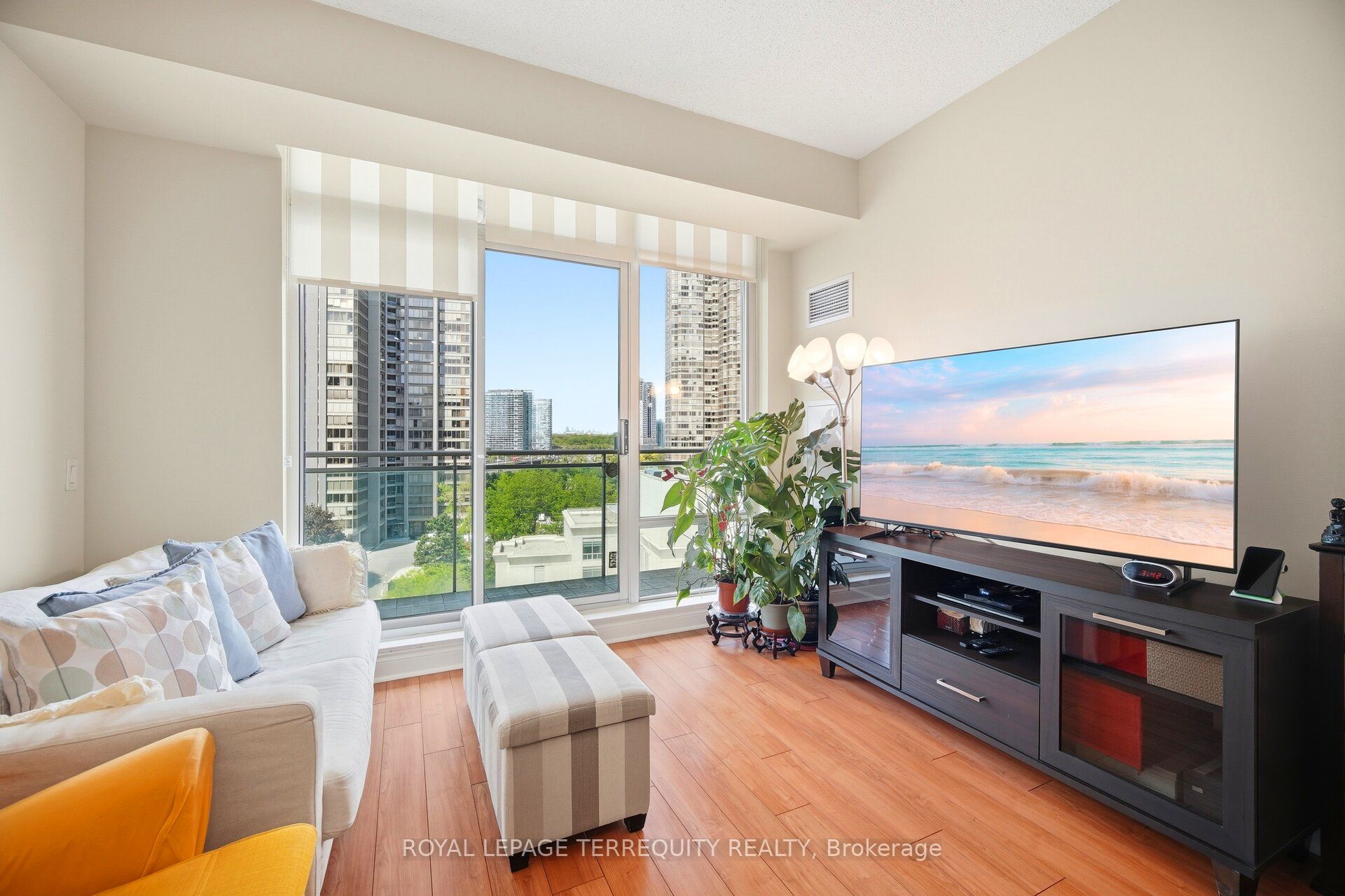 5 Marine Parade Drive 911 Property Photo 15