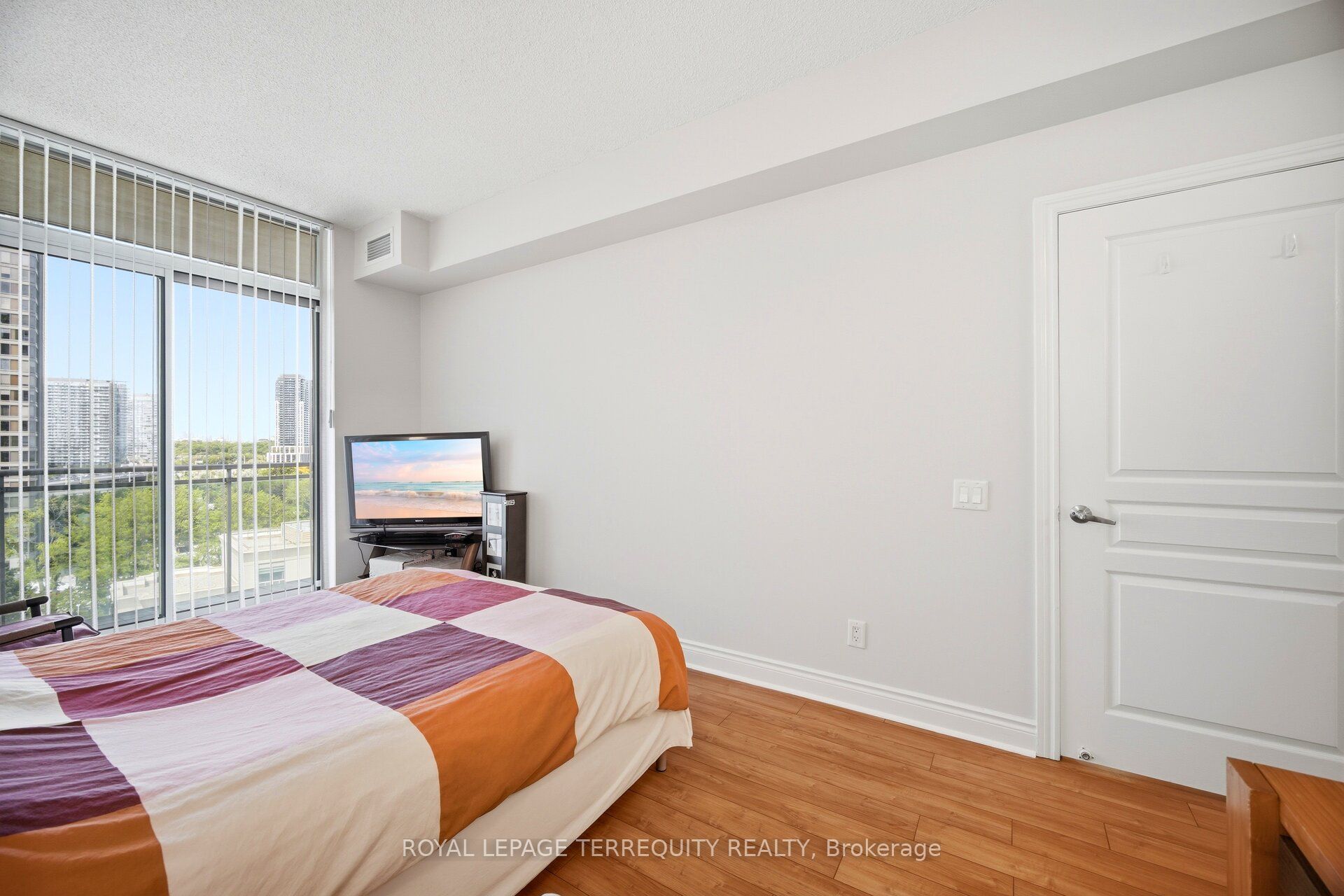 5 Marine Parade Drive 911 Property Photo 17
