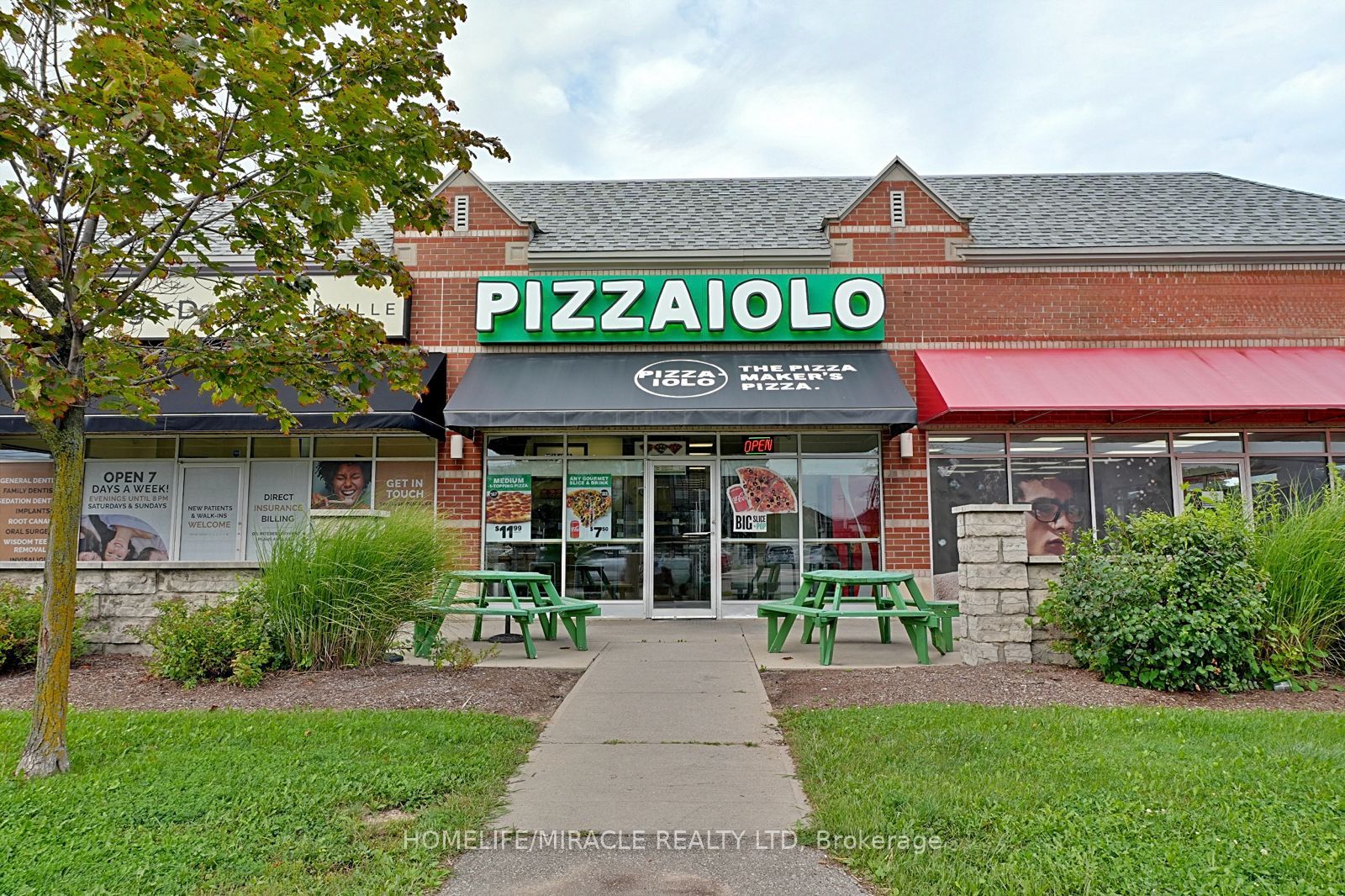 2335 Trafalgar Road #D2 Property Photo 1