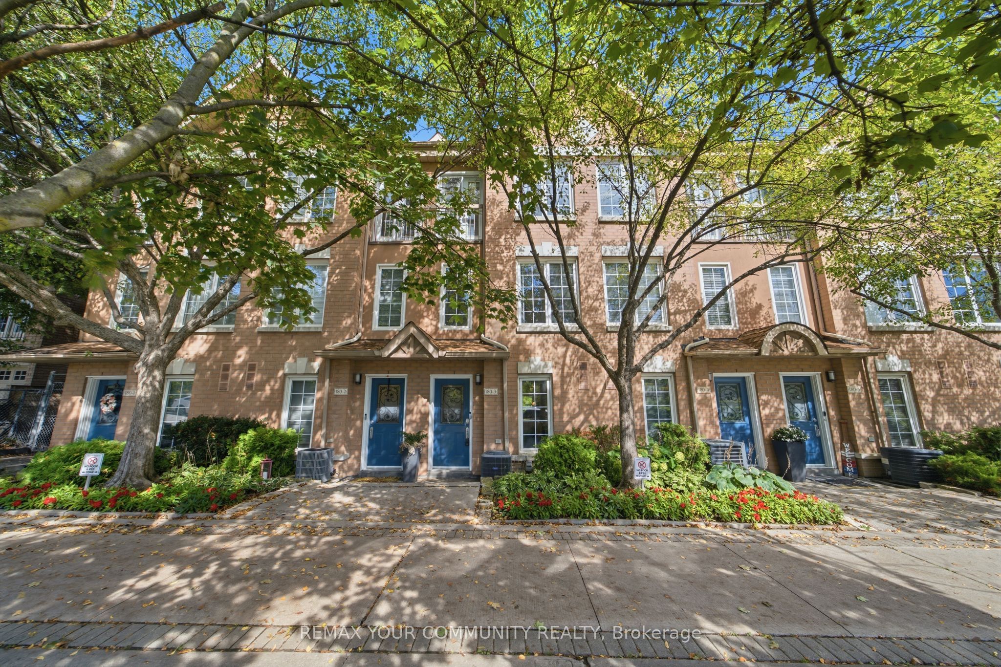 180 Manitoba Street 3 Property Photo 1