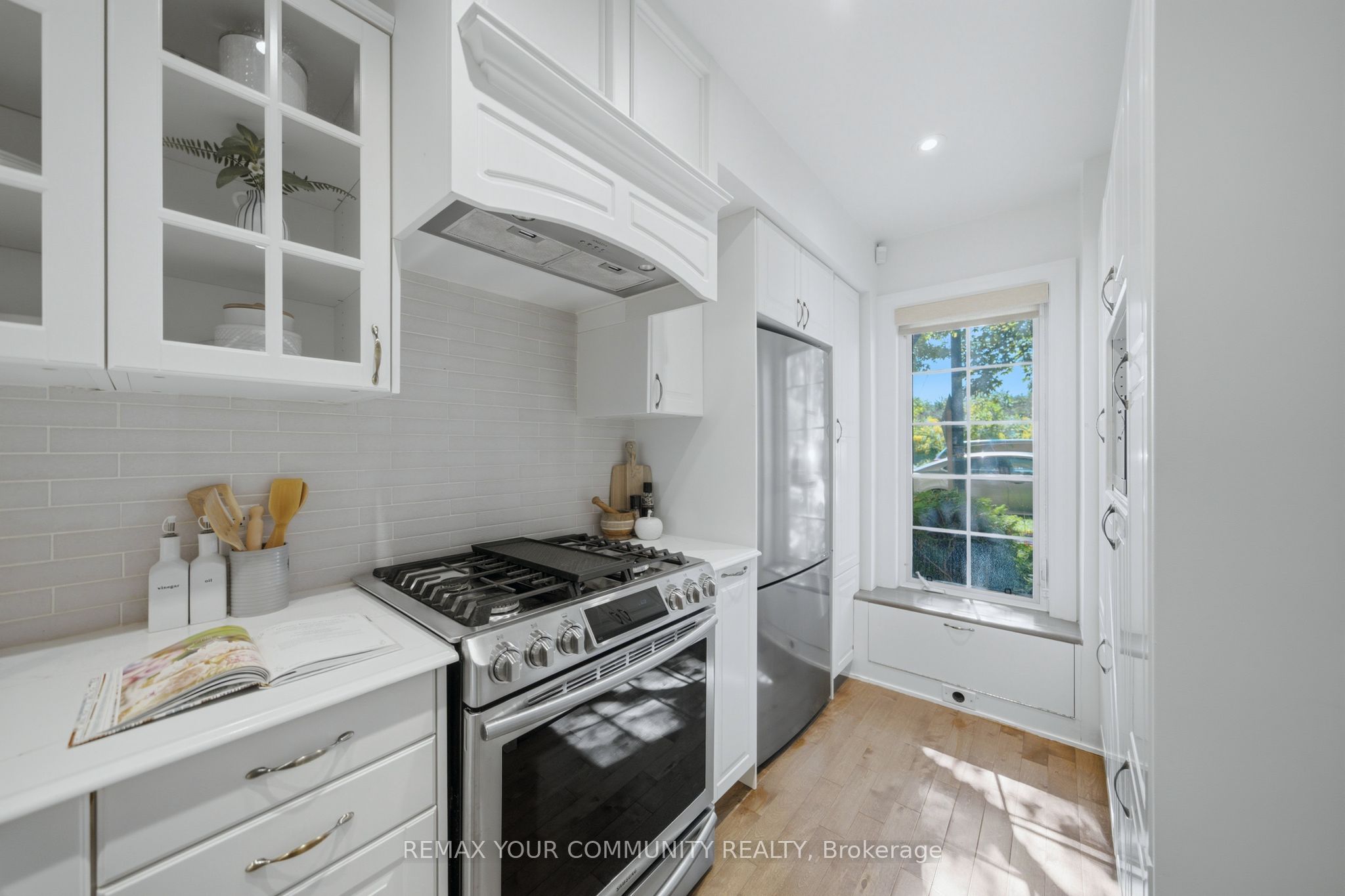 180 Manitoba Street 3 Property Photo 6