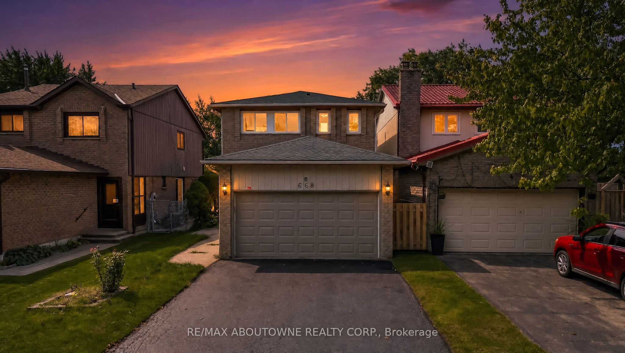 668 Greycedar Crescent