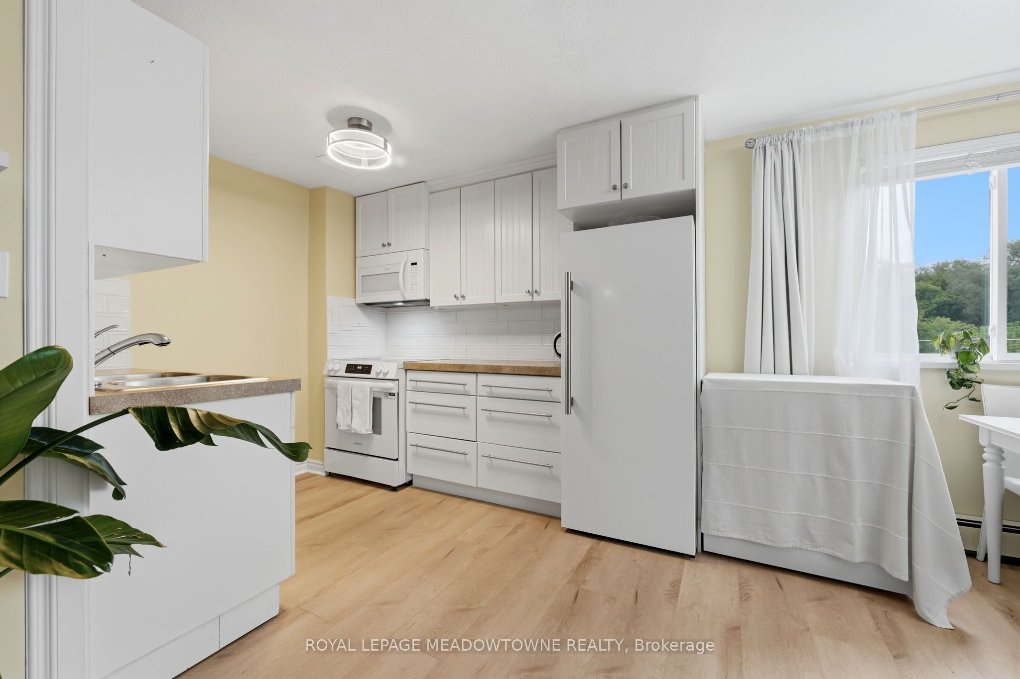 49 Park Avenue 301 Property Photo 10