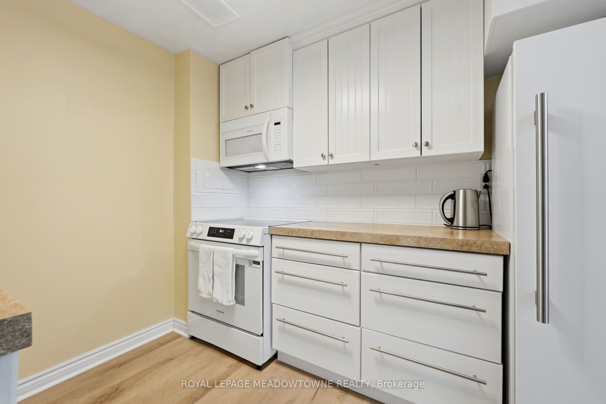 49 Park Avenue 301 Property Photo 18