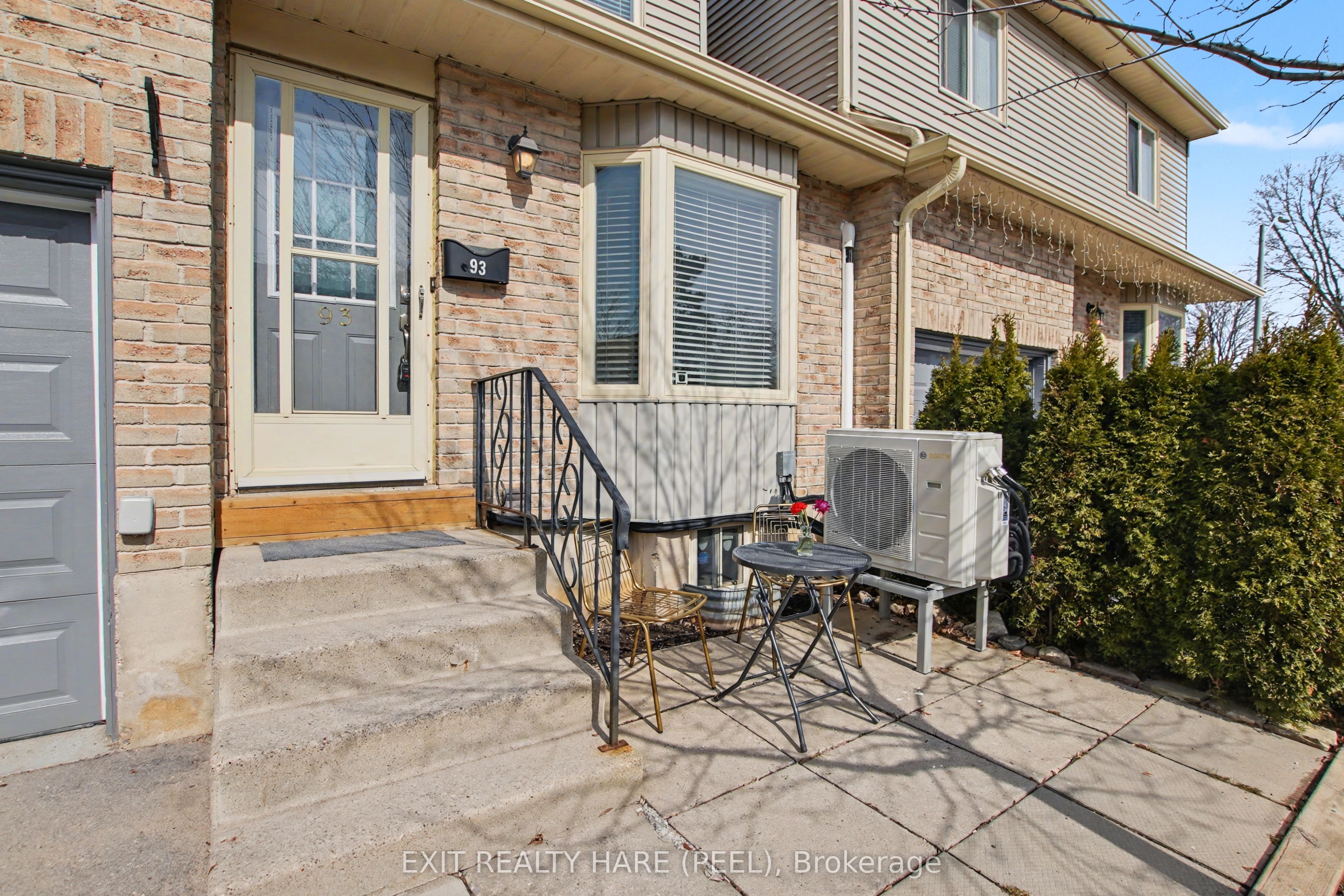90 Lawrence Avenue 93 Property Photo 6