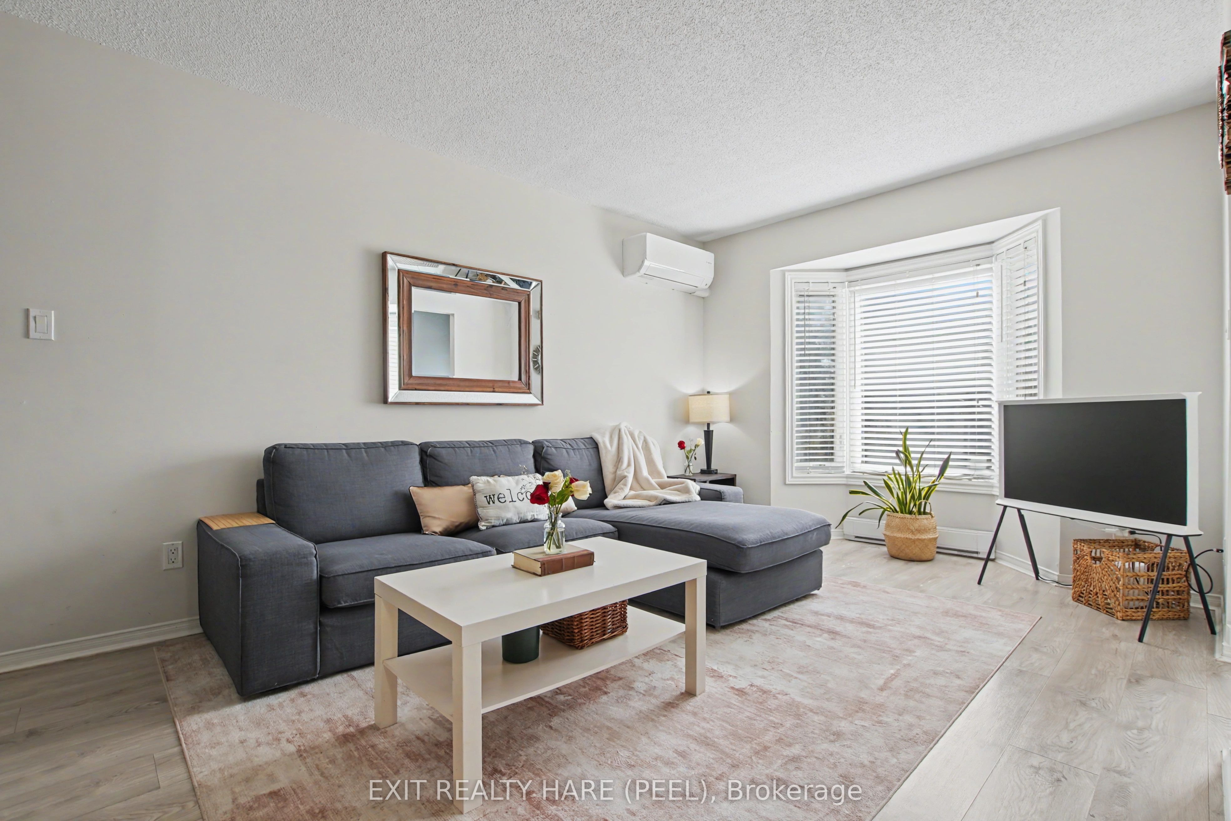 90 Lawrence Avenue 93 Property Photo 11