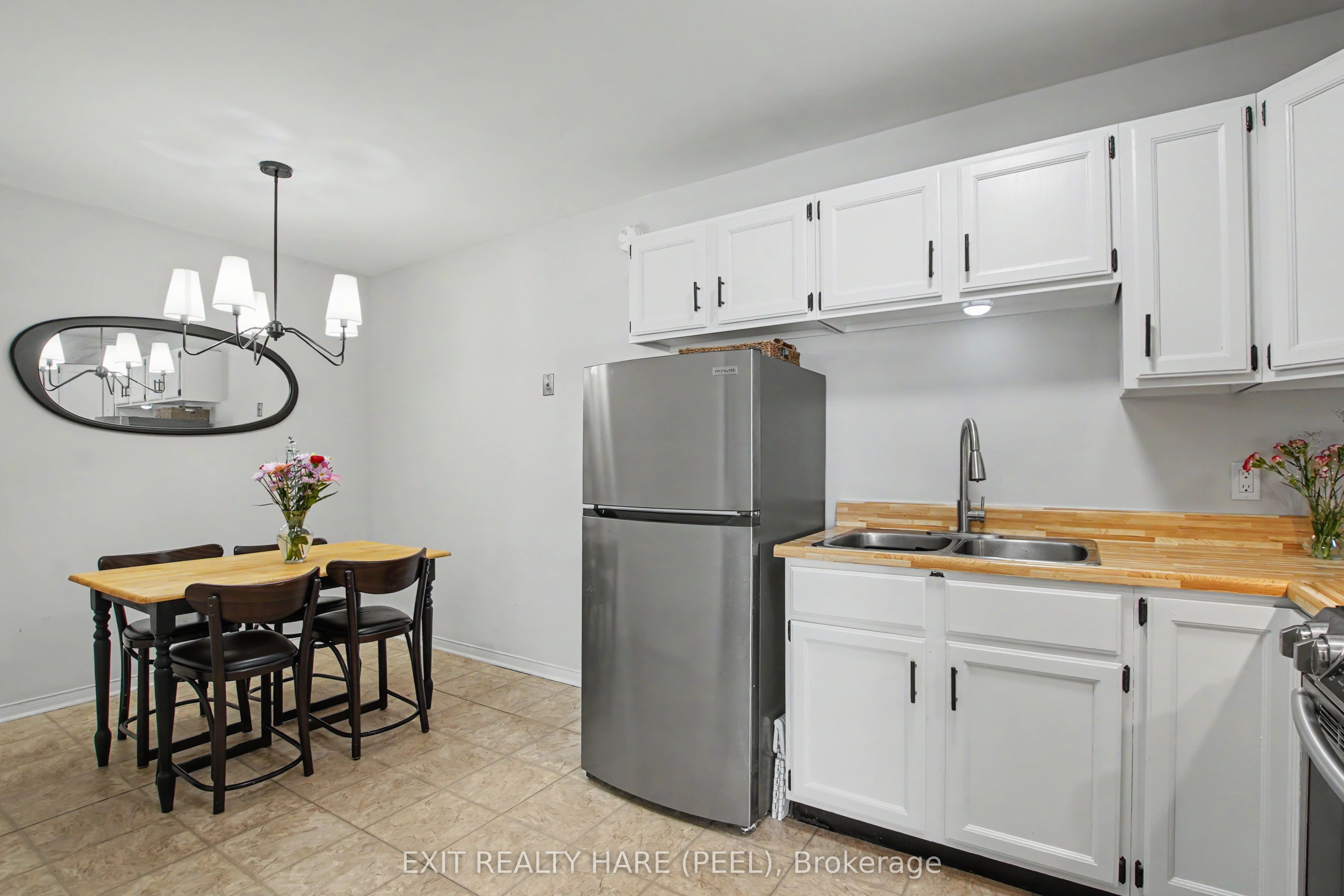 90 Lawrence Avenue 93 Property Photo 13