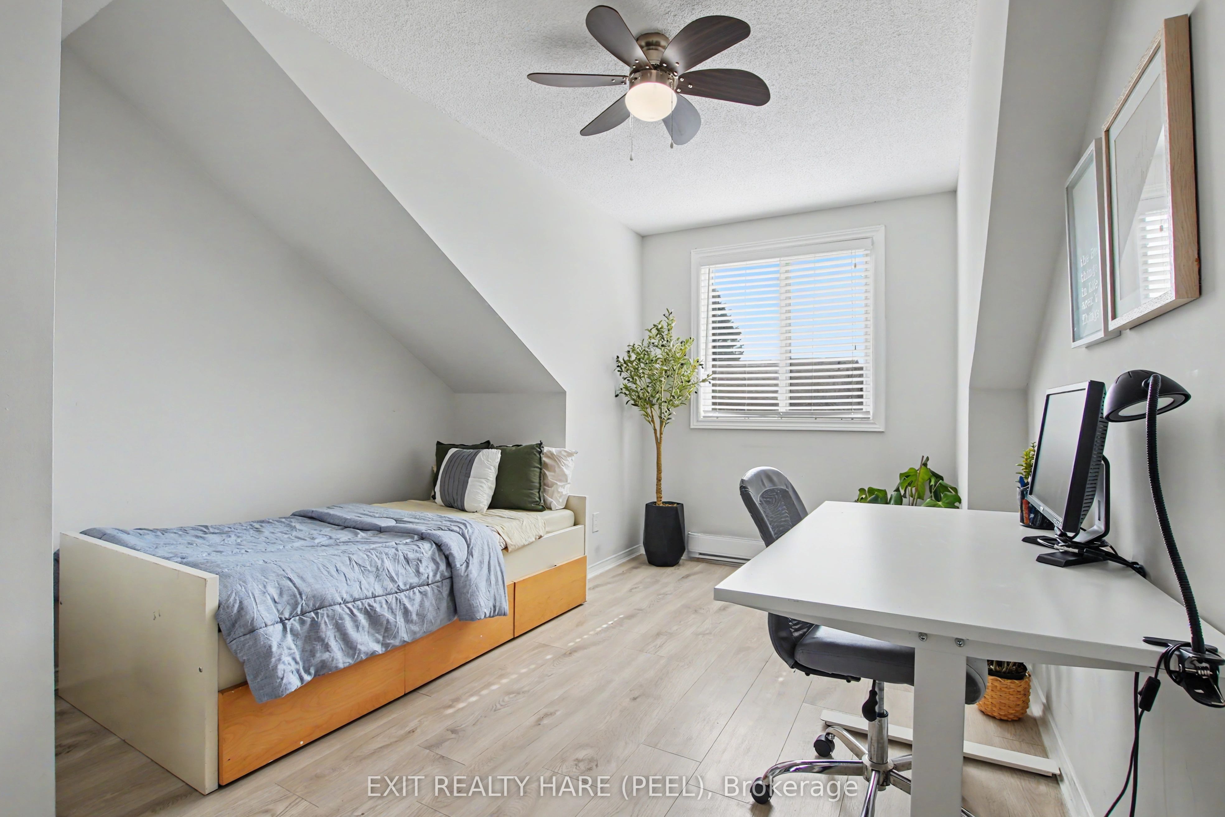 90 Lawrence Avenue 93 Property Photo 17