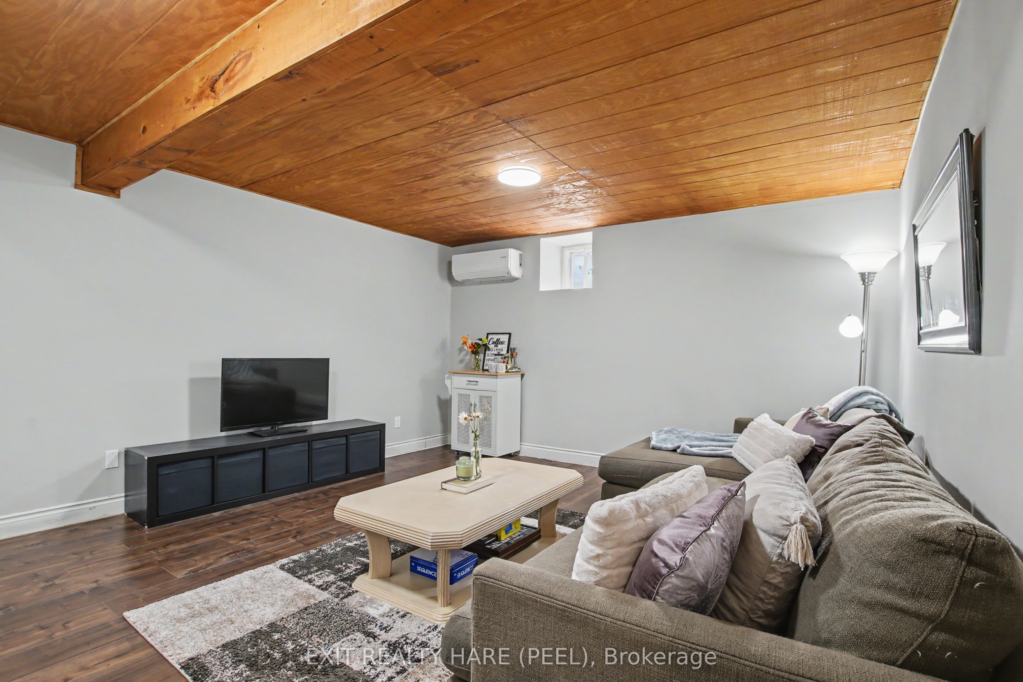 90 Lawrence Avenue 93 Property Photo 24