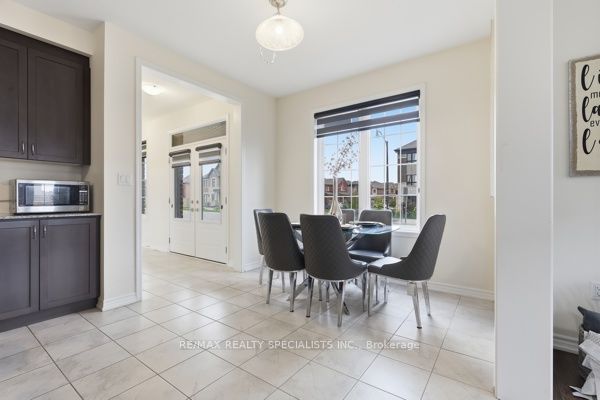 542 Remembrance Road Property Photo 8