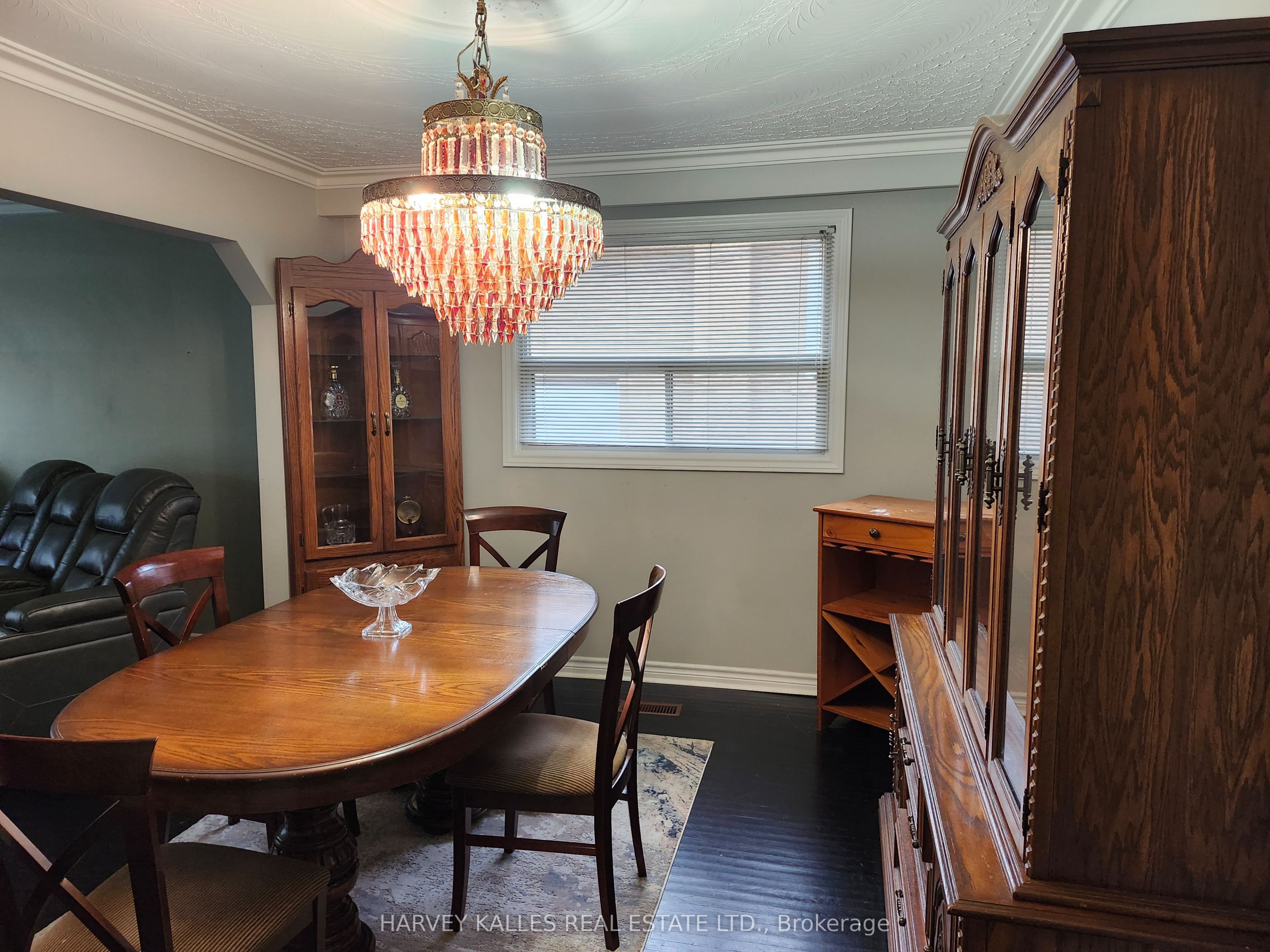 2379 Hensall Street Property Photo 6