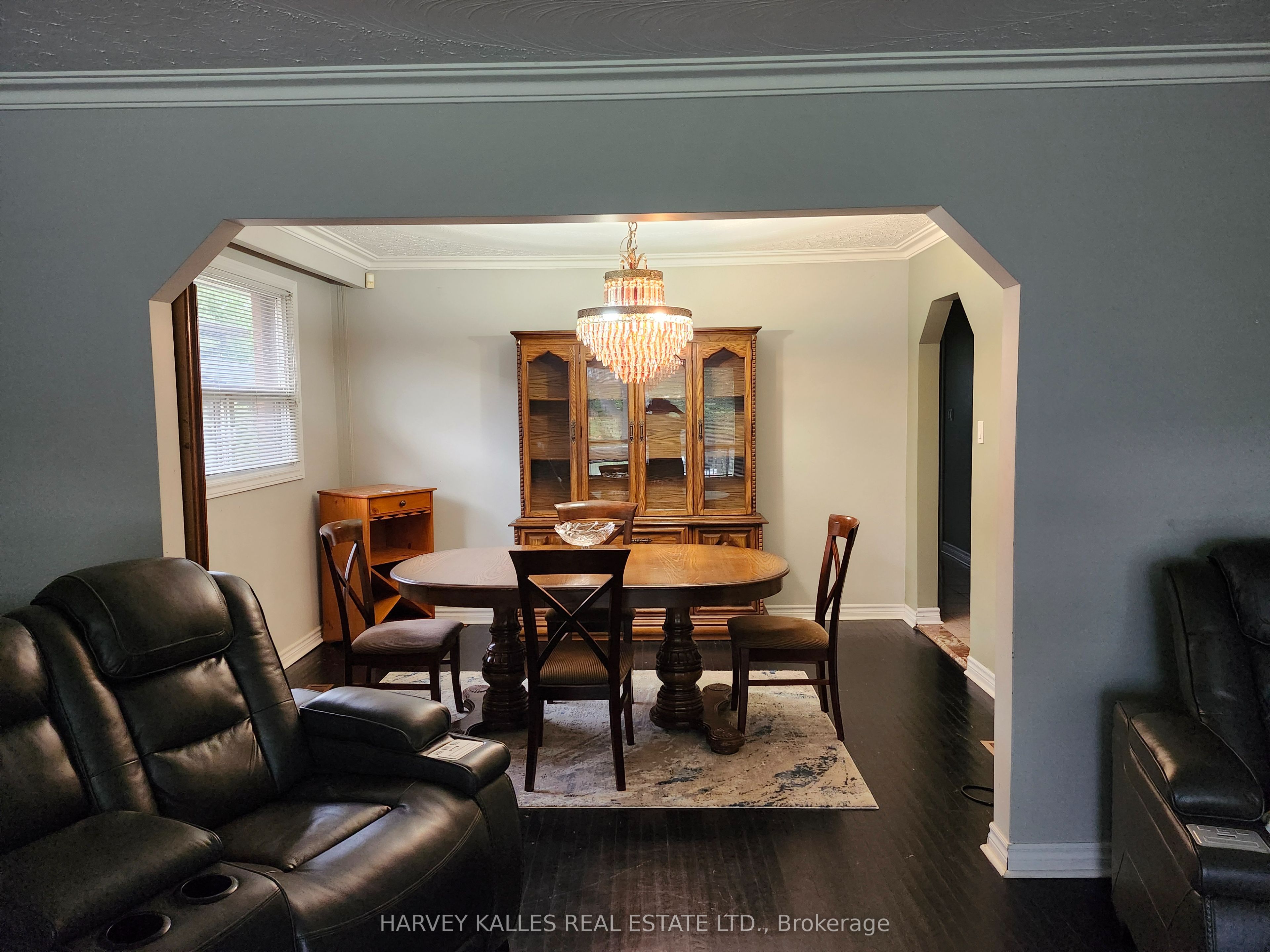 2379 Hensall Street Property Photo 9