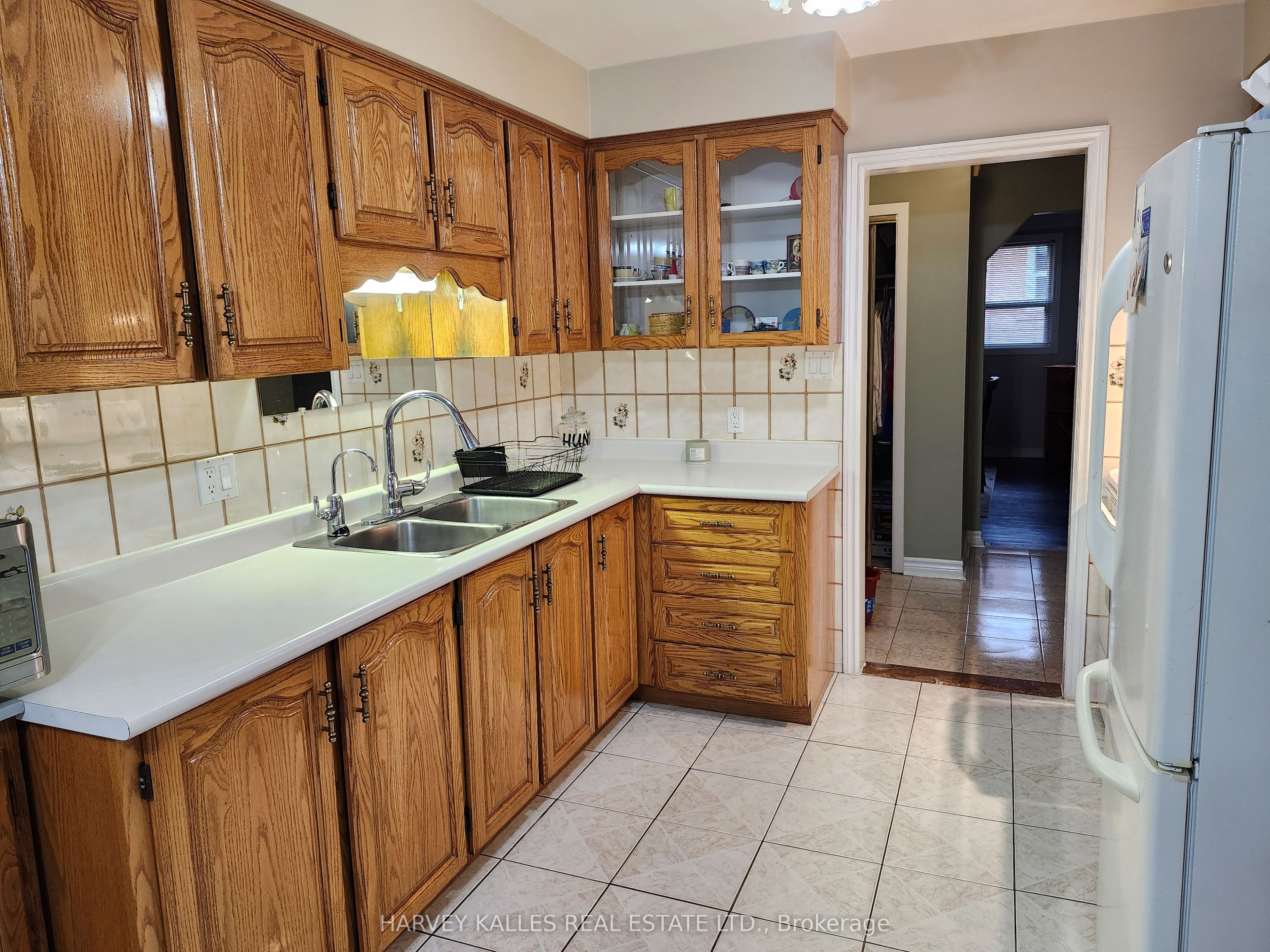 2379 Hensall Street Property Photo 11