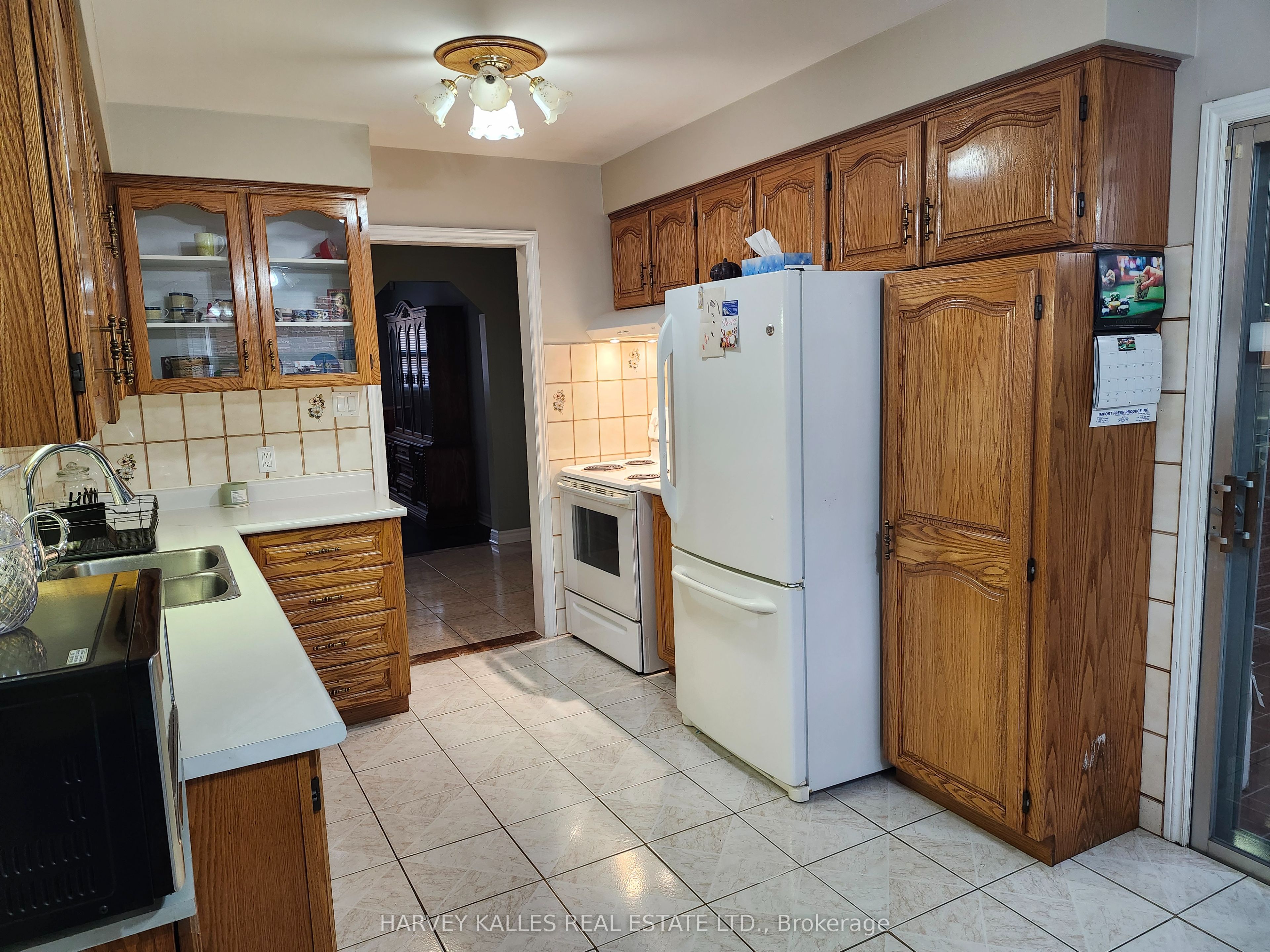 2379 Hensall Street Property Photo 12