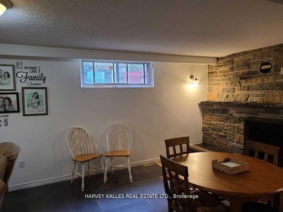 2379 Hensall Street Property Photo 17