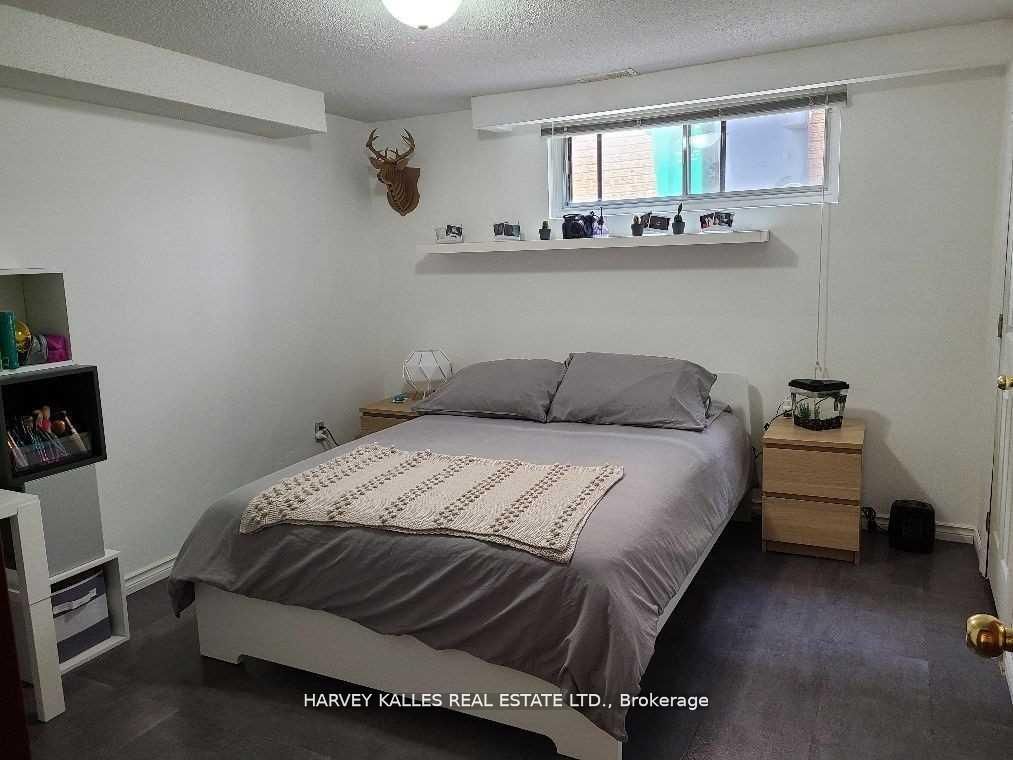 2379 Hensall Street Property Photo 23