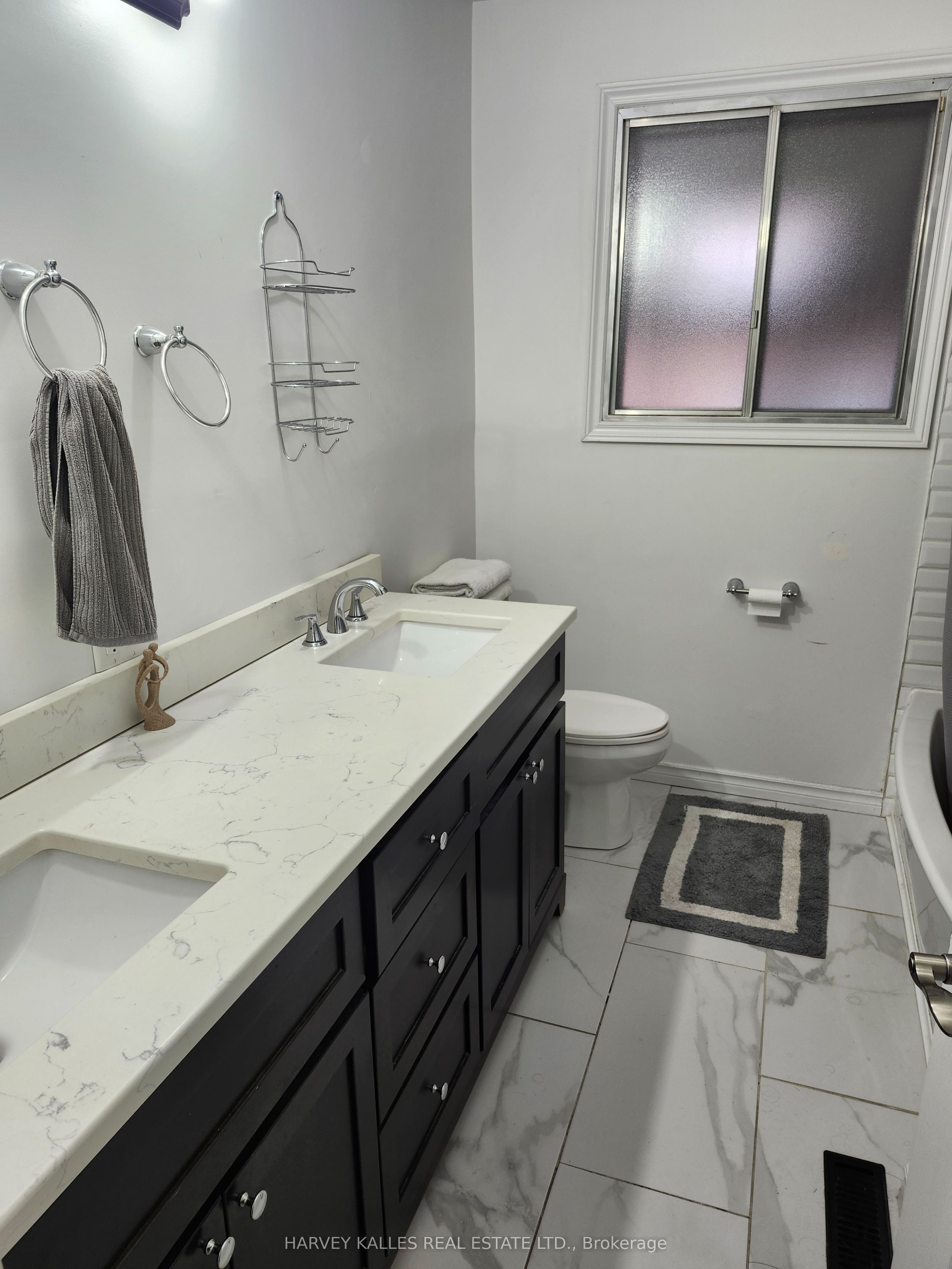 2379 Hensall Street Property Photo 24