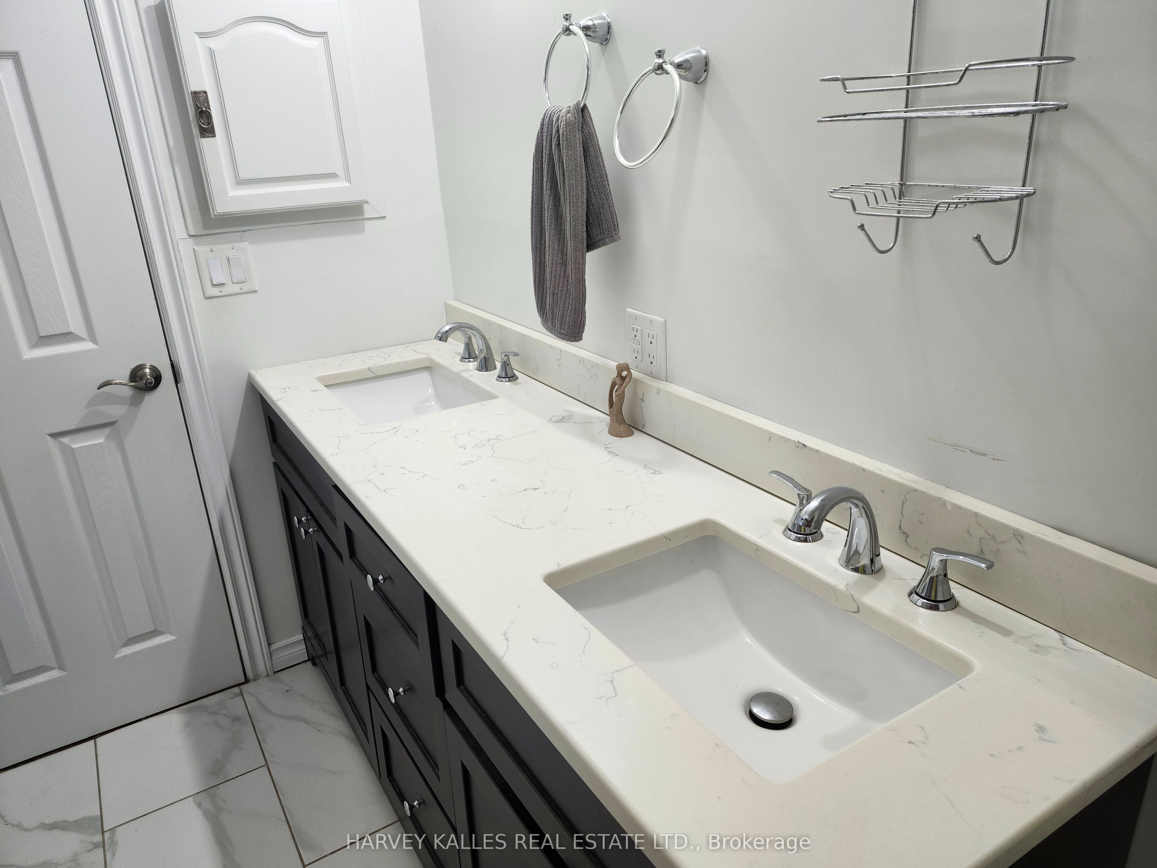2379 Hensall Street Property Photo 26