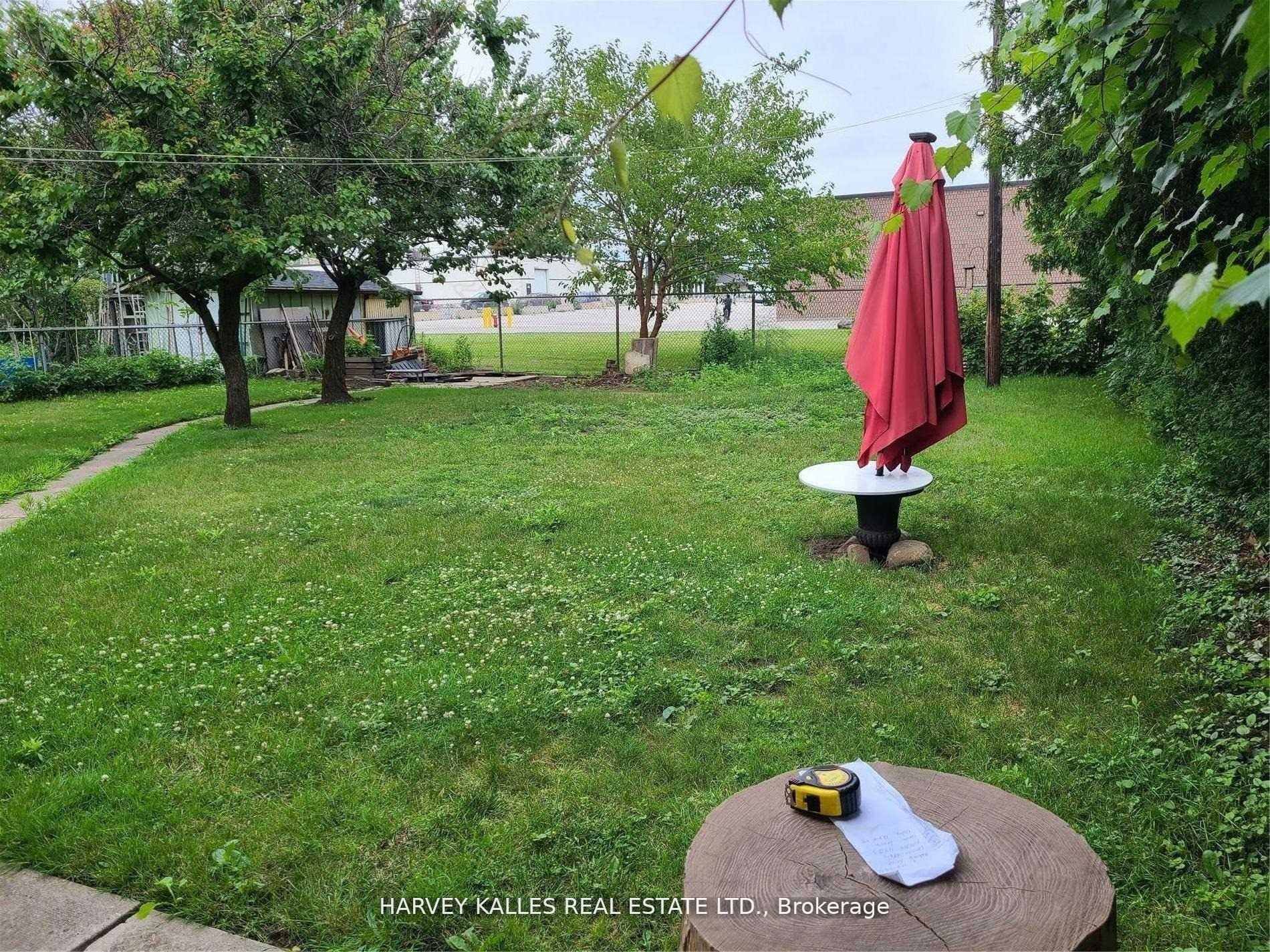 2379 Hensall Street Property Photo 33