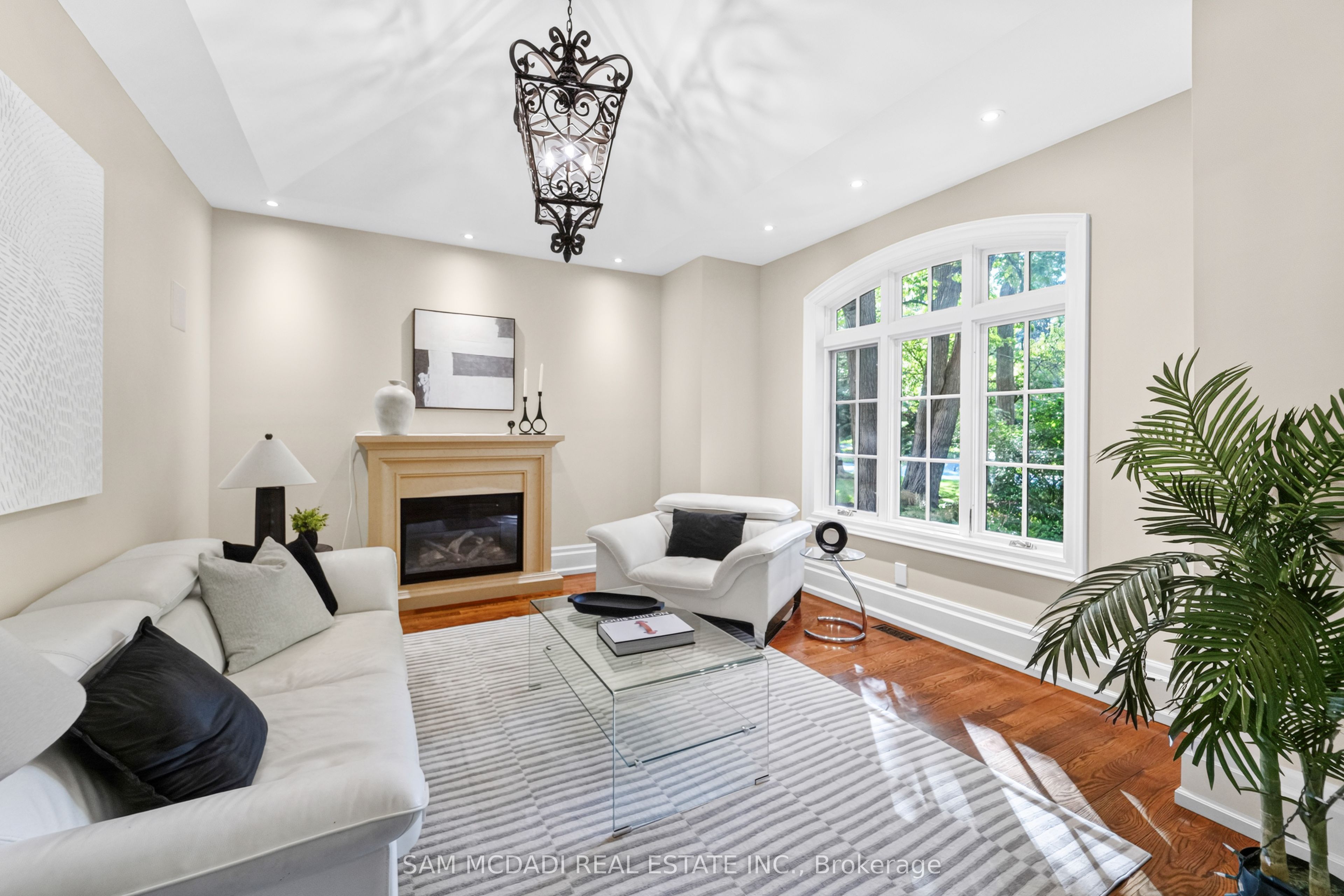 1578 Spring Road Property Photo 4