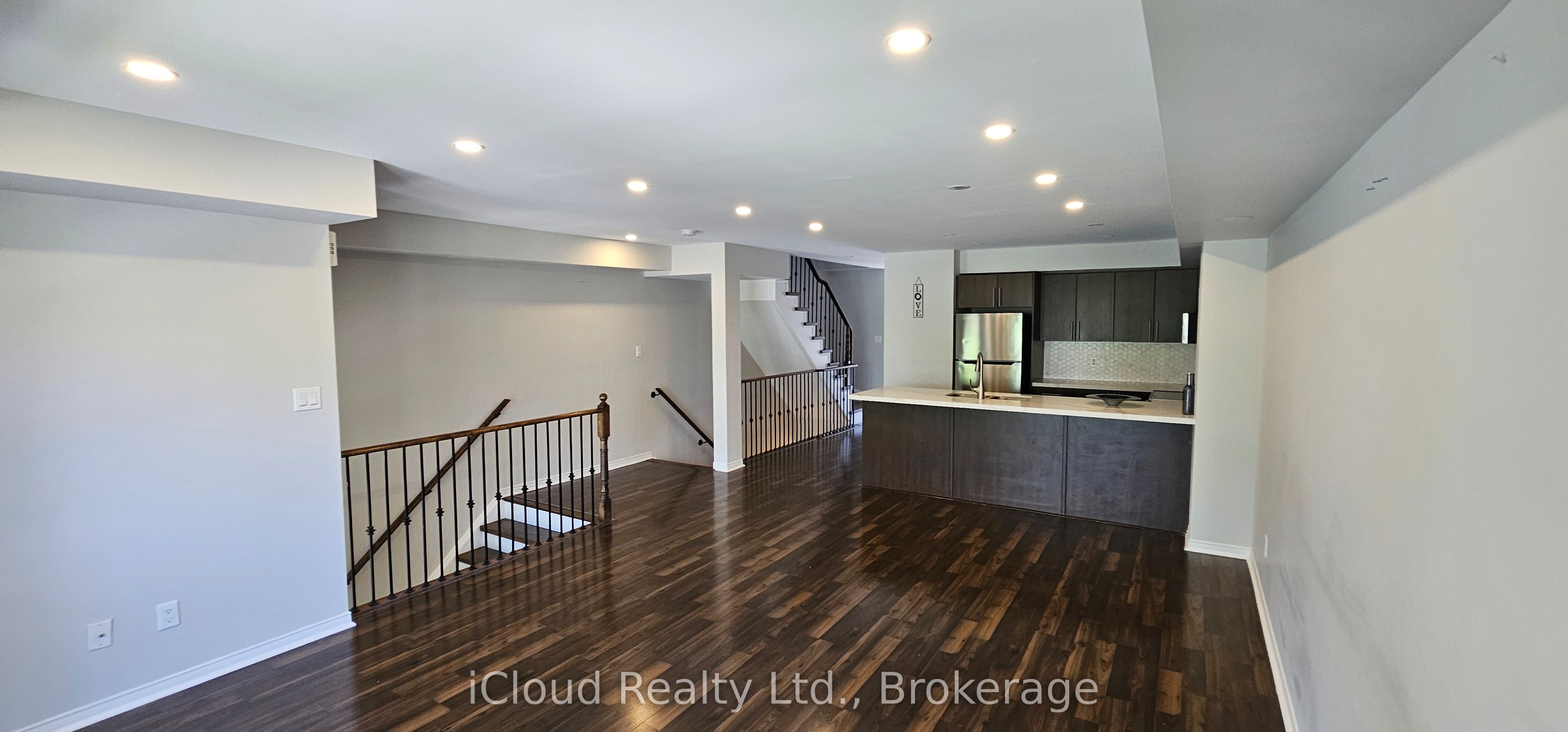 3070 Thomas Street 8 Property Photo 5