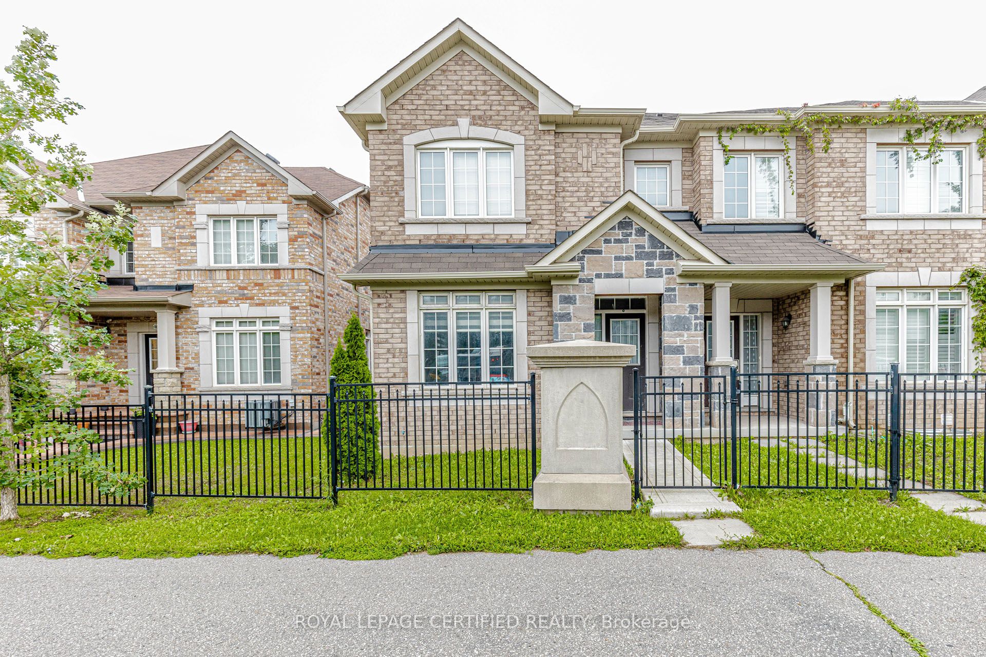 66 Hatton Court Property Photo 1