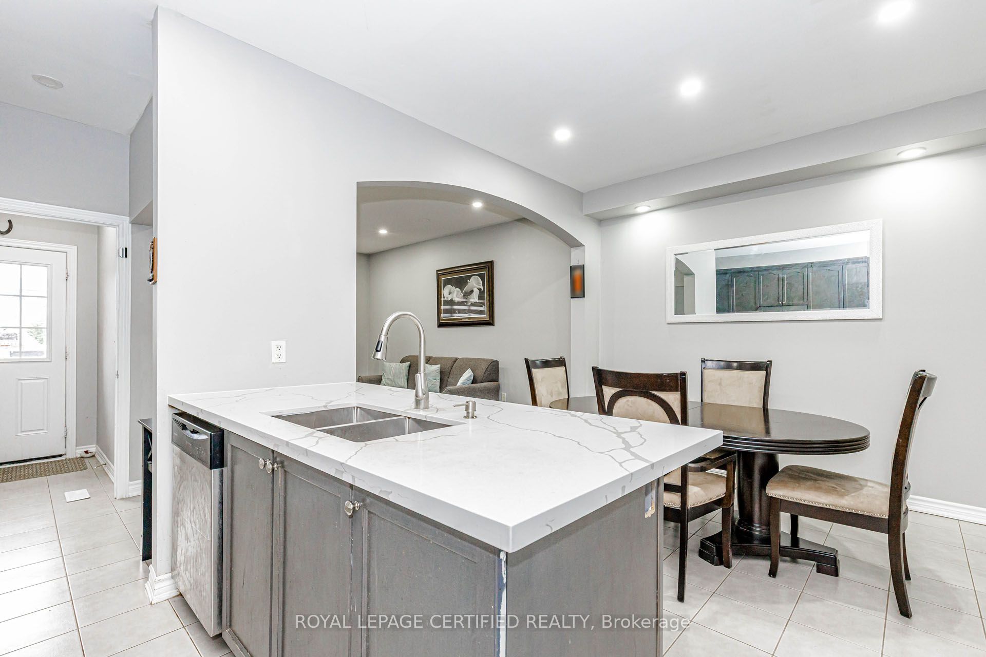 66 Hatton Court Property Photo 9