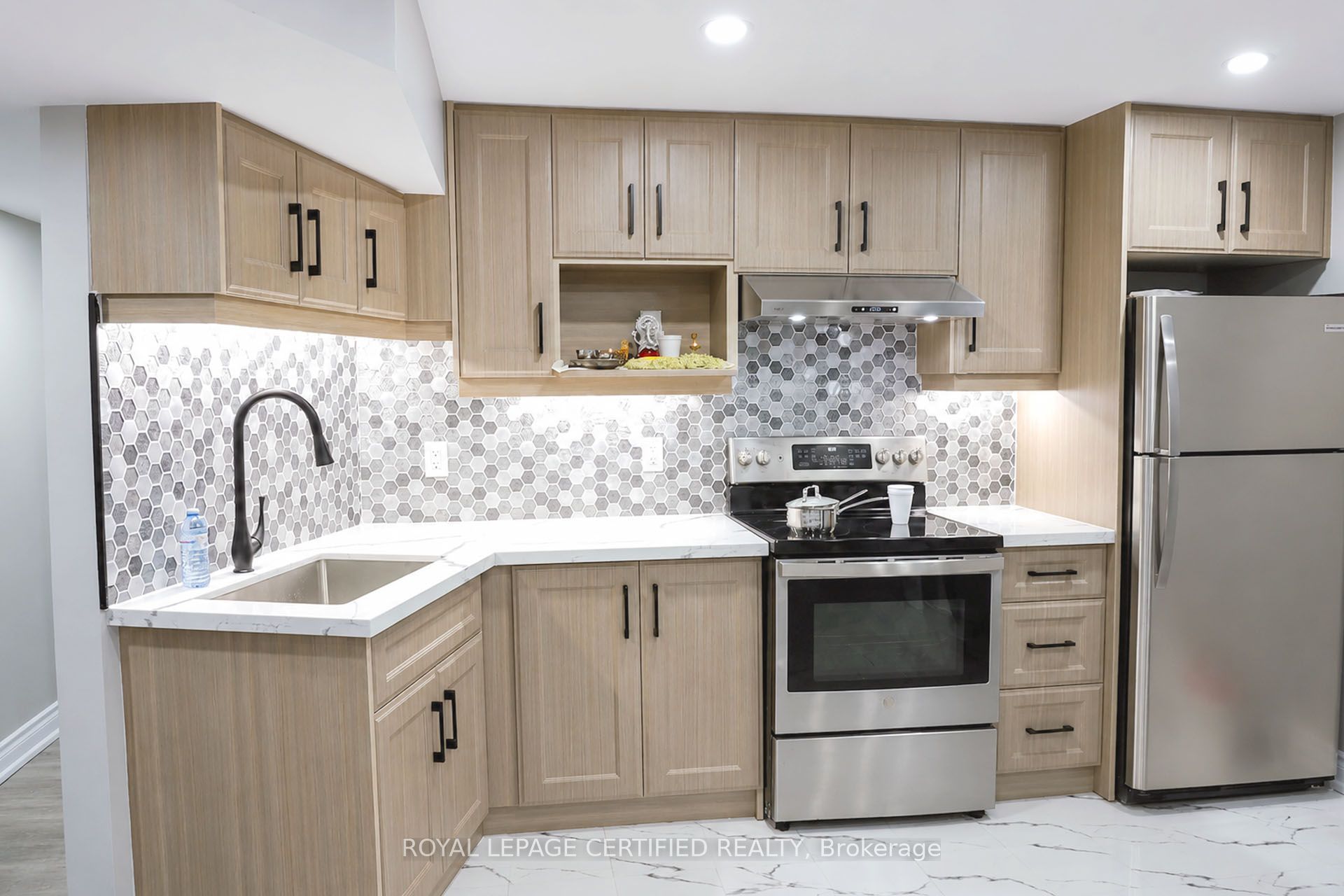 66 Hatton Court Property Photo 24