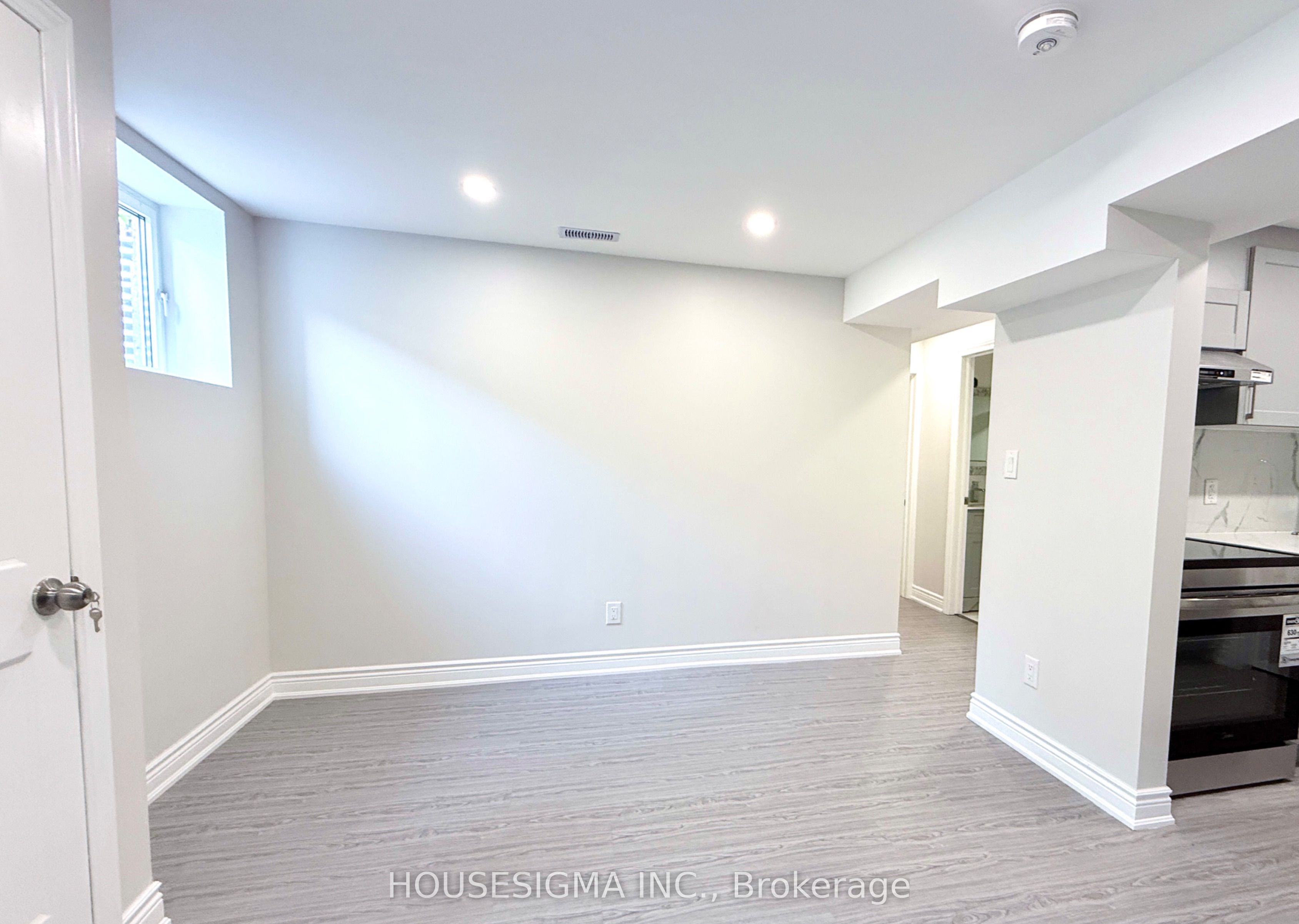 Basement Apartment - 438 Tilt Point Property Photo 2