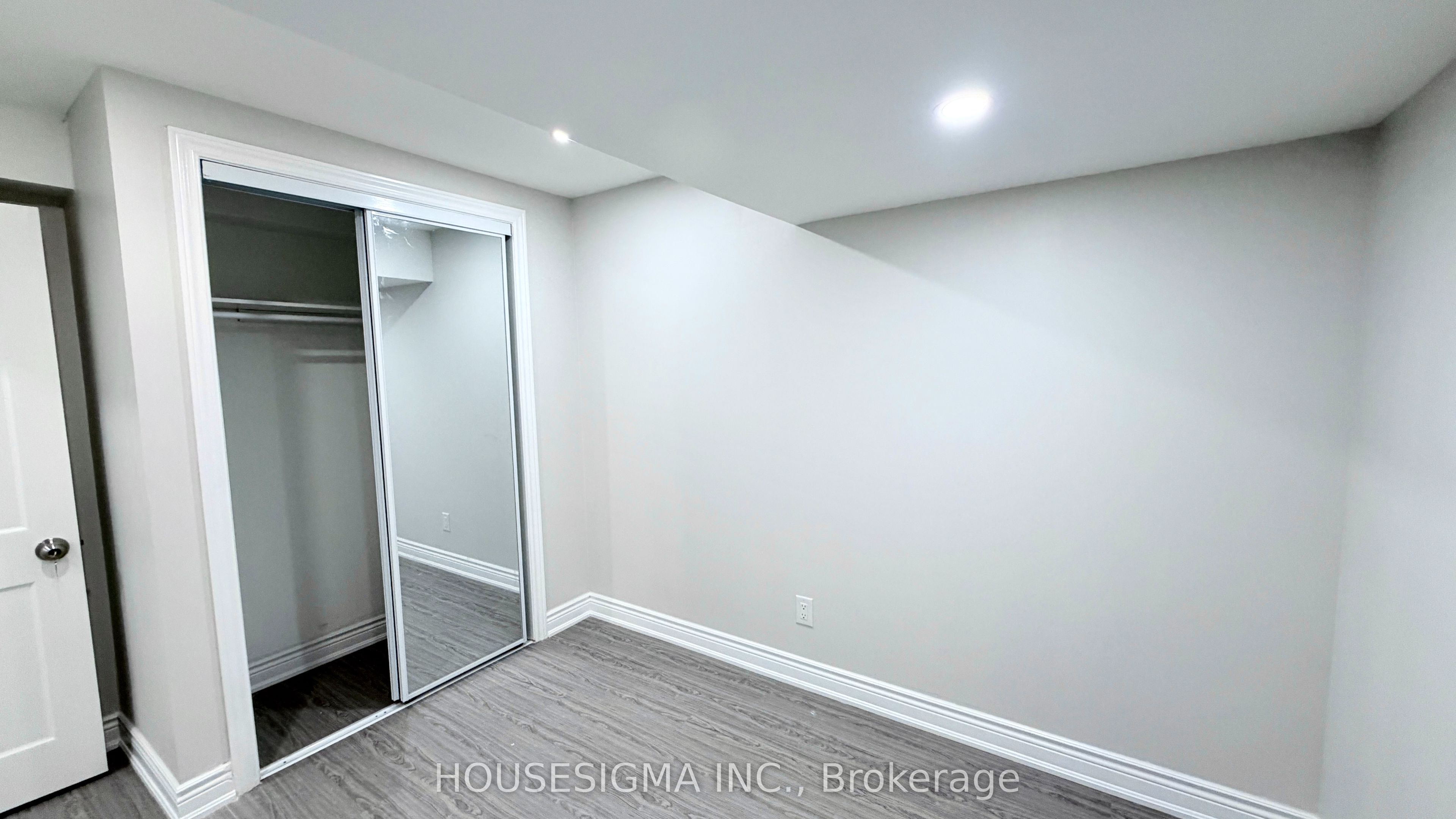 Basement Apartment - 438 Tilt Point Property Photo 6