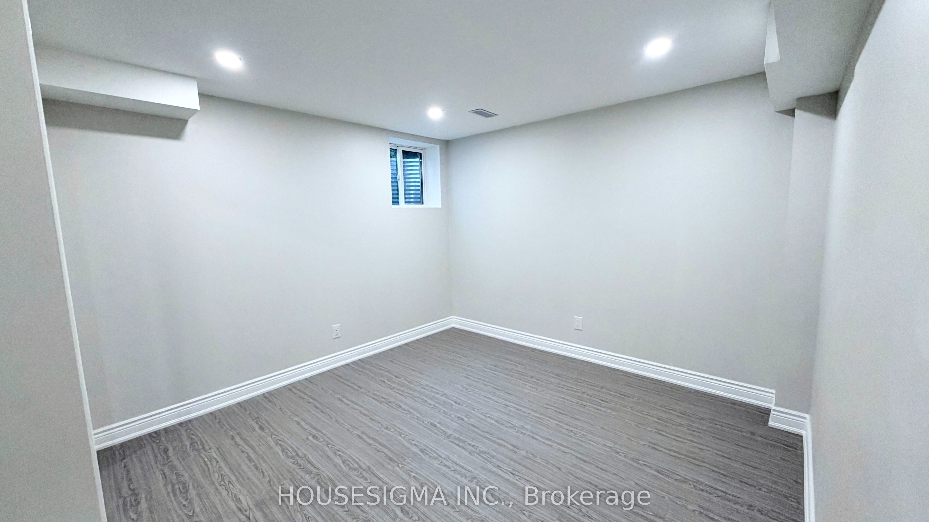 Basement Apartment - 438 Tilt Point Property Photo 7