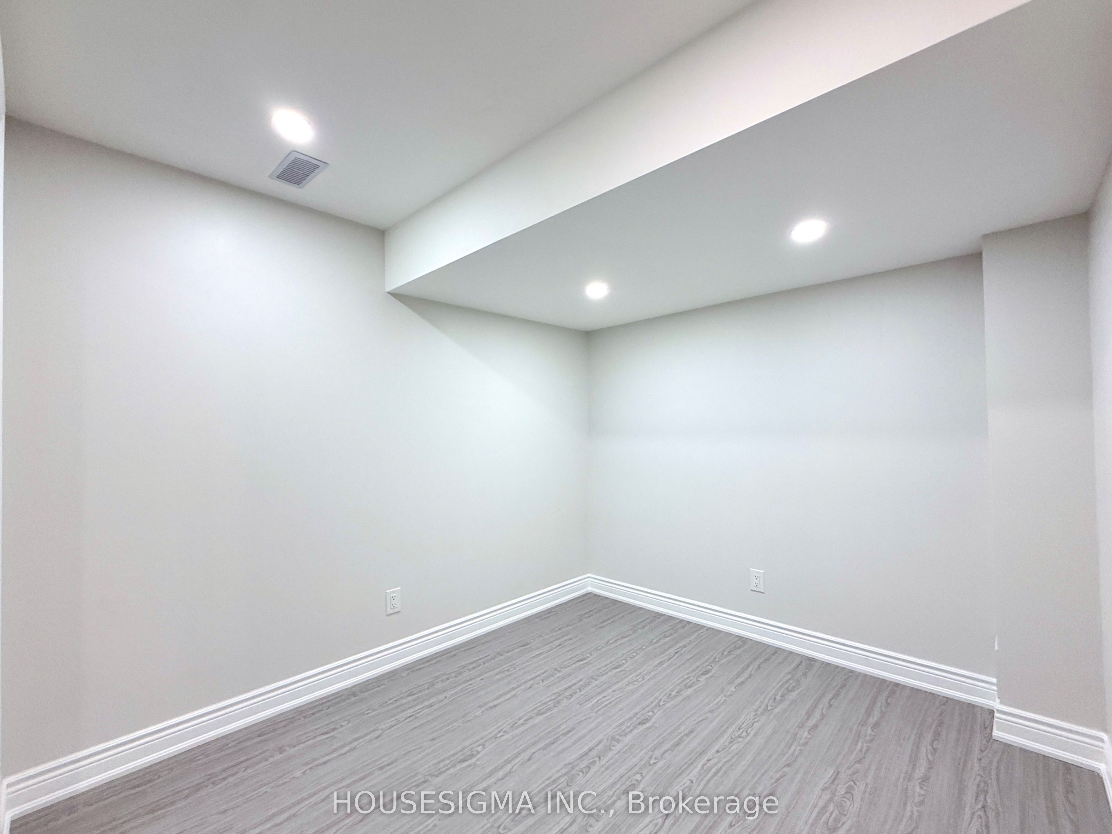 Basement Apartment - 438 Tilt Point Property Photo 11