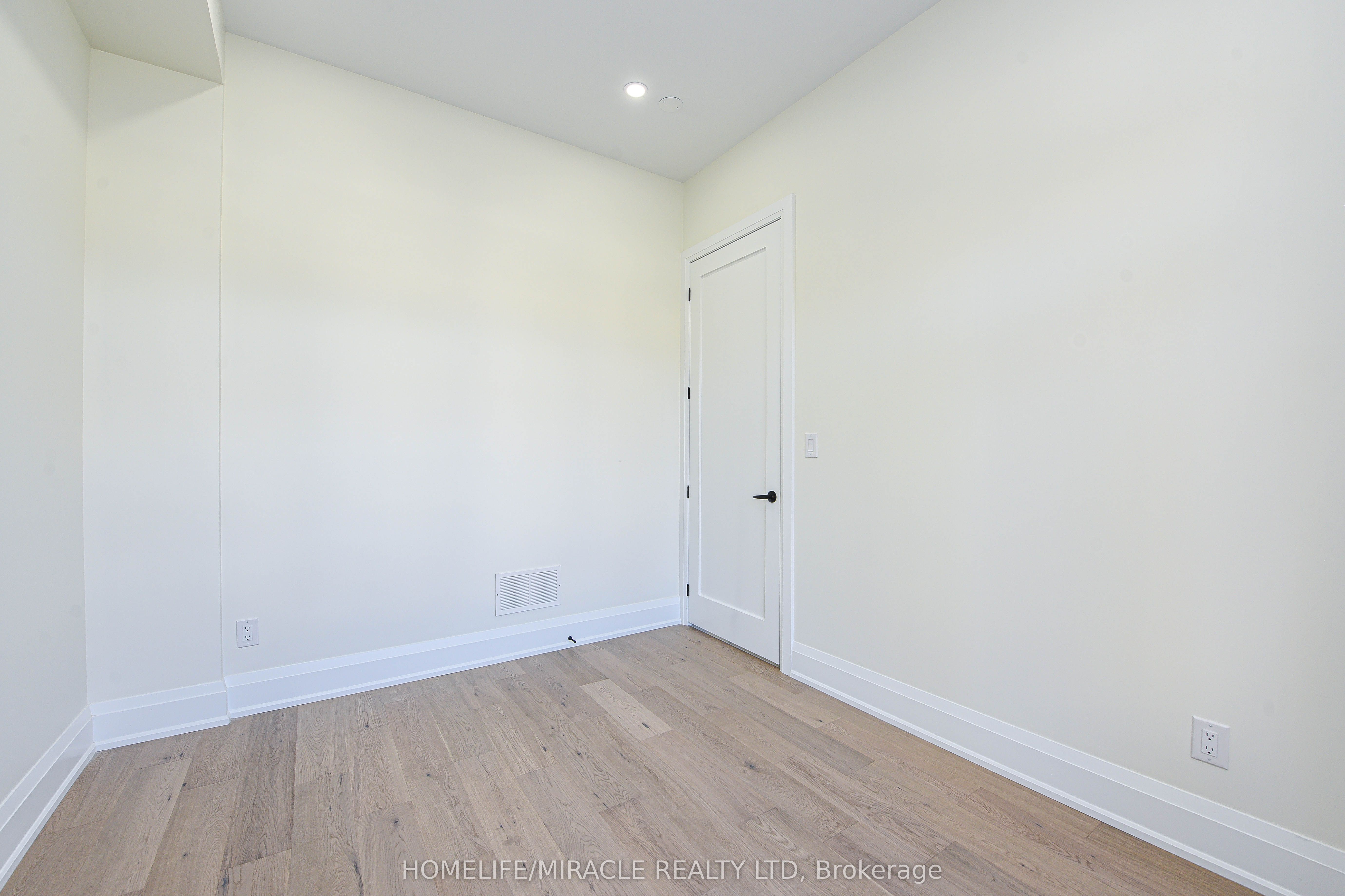 11 Hillcrest Avenue Property Photo 35