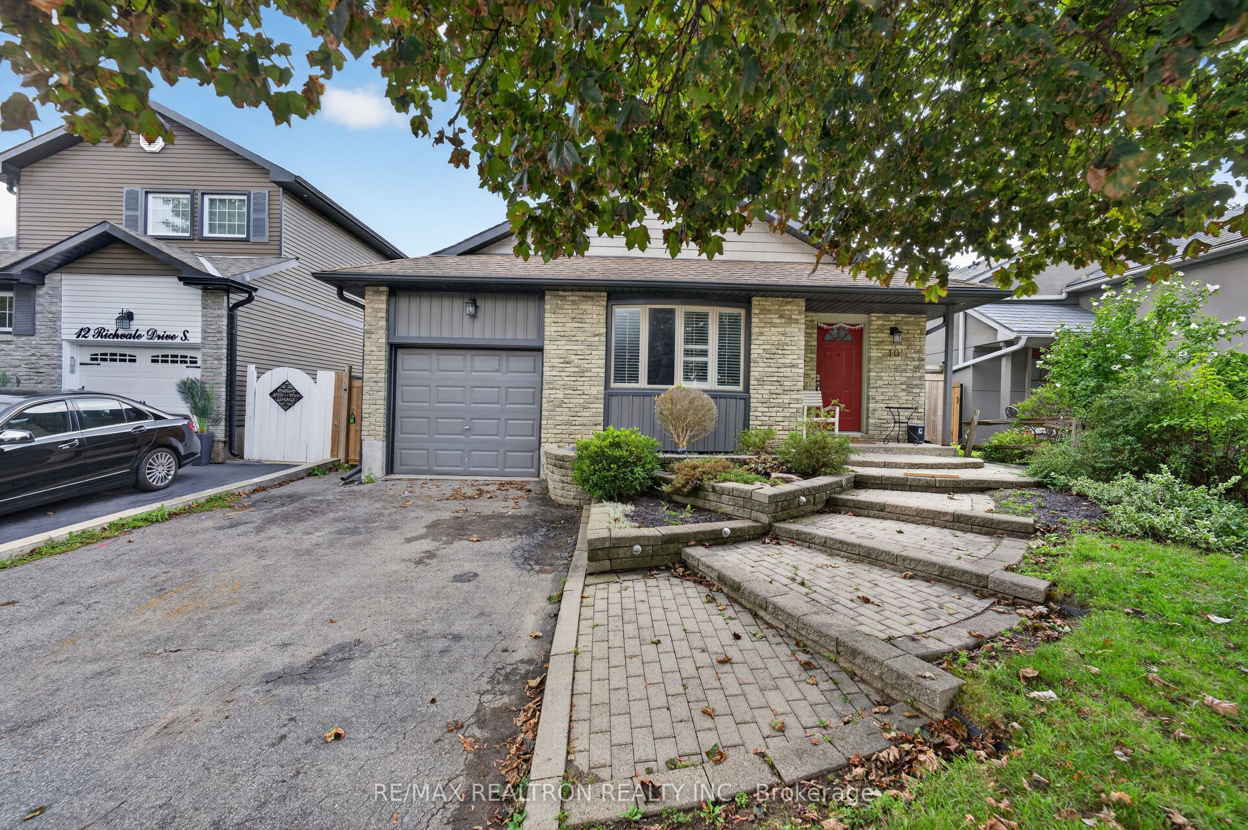 10 Richvale Drive S Lower Property Photo 1