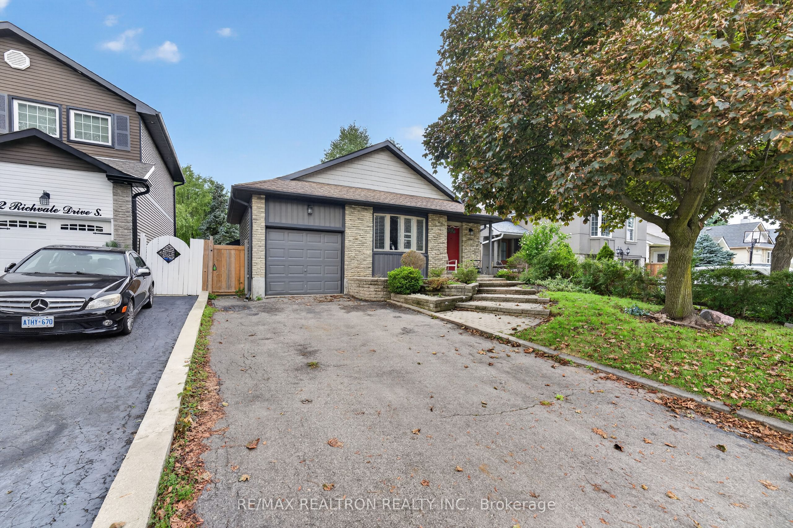10 Richvale Drive S Lower Property Photo 3