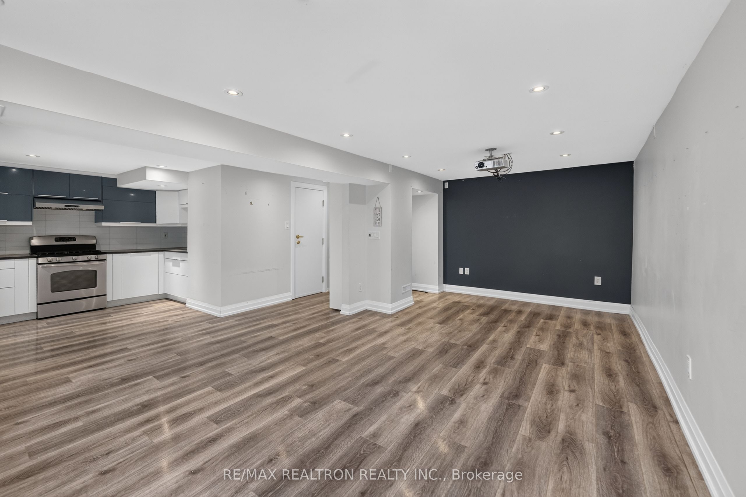 10 Richvale Drive S Lower Property Photo 15