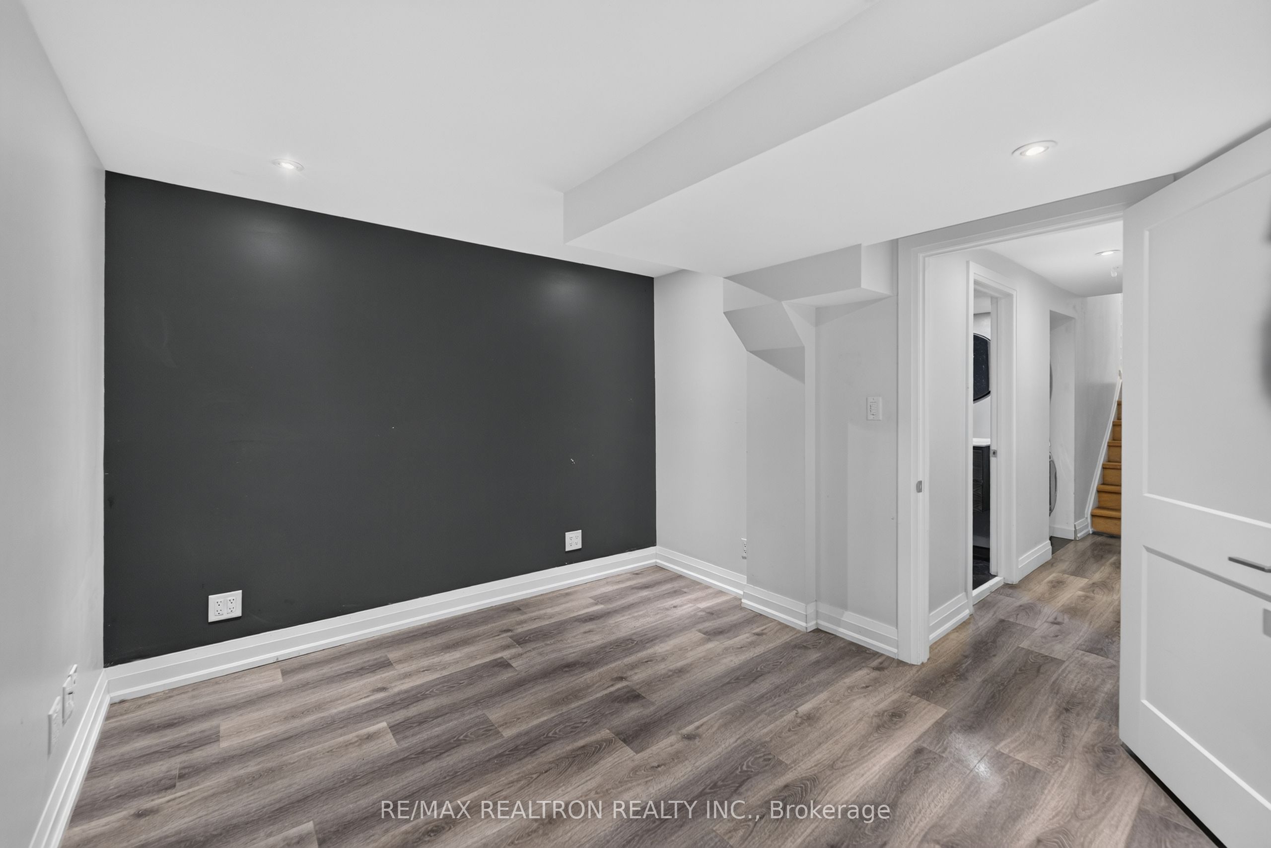 10 Richvale Drive S Lower Property Photo 22
