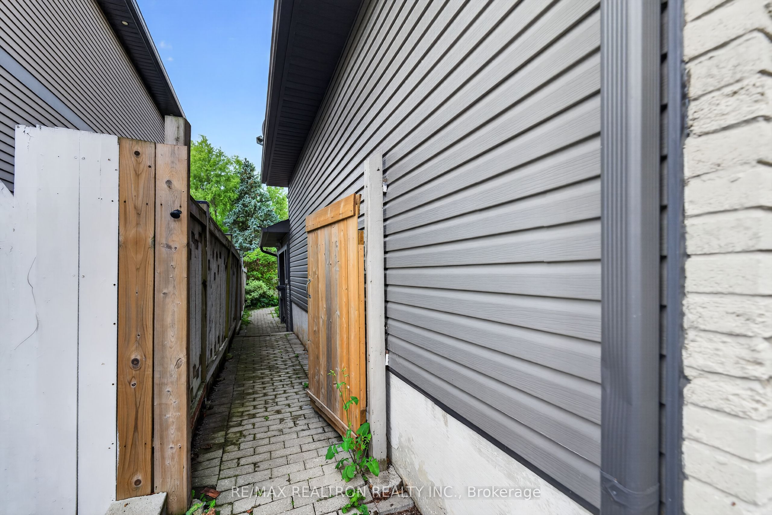 10 Richvale Drive S Lower Property Photo 25