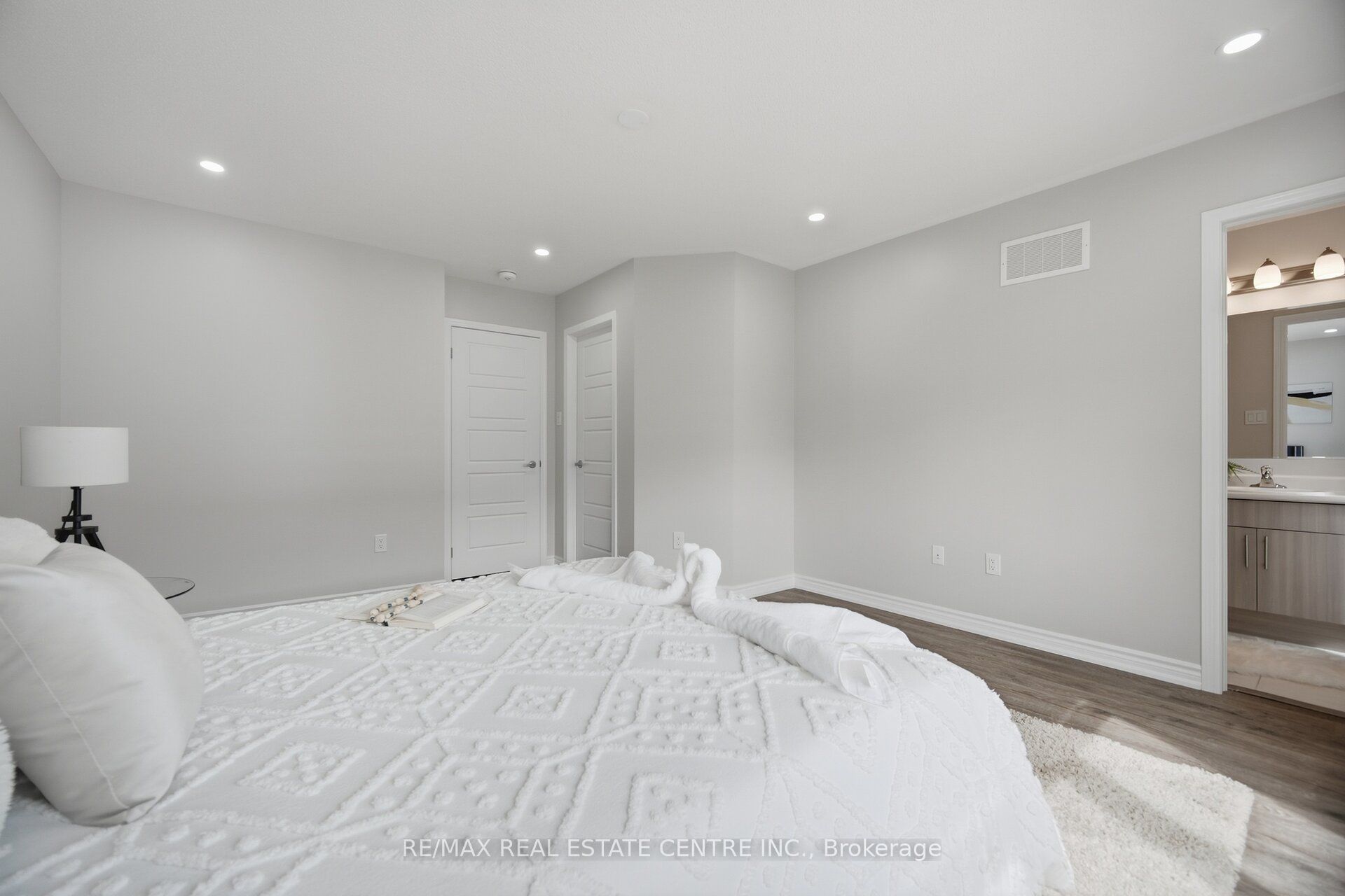 975 Whitlock Avenue 25 Property Photo 32