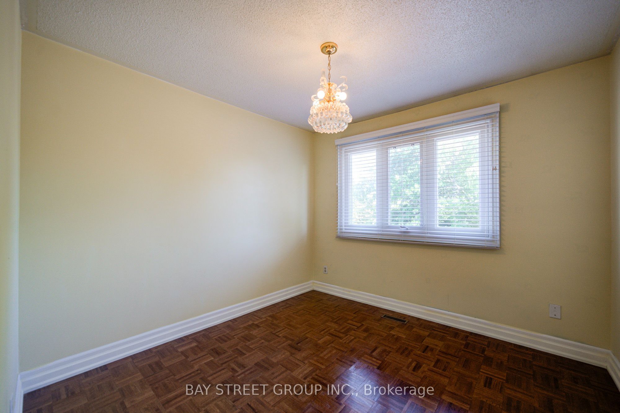 1348 Windrush Drive Property Photo 29