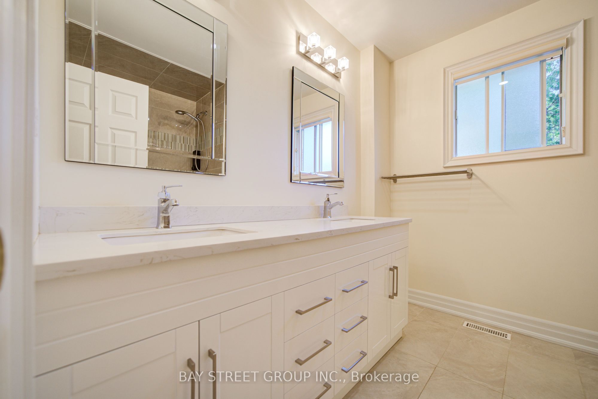 1348 Windrush Drive Property Photo 30