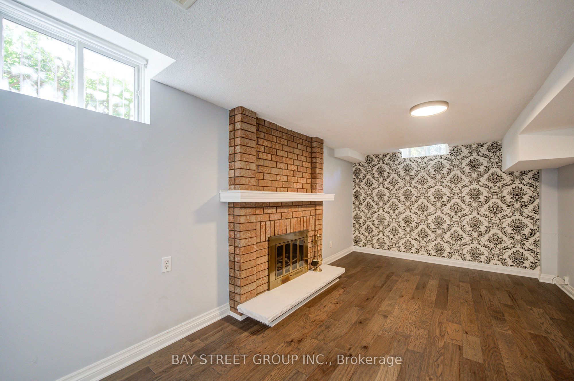 1348 Windrush Drive Property Photo 33