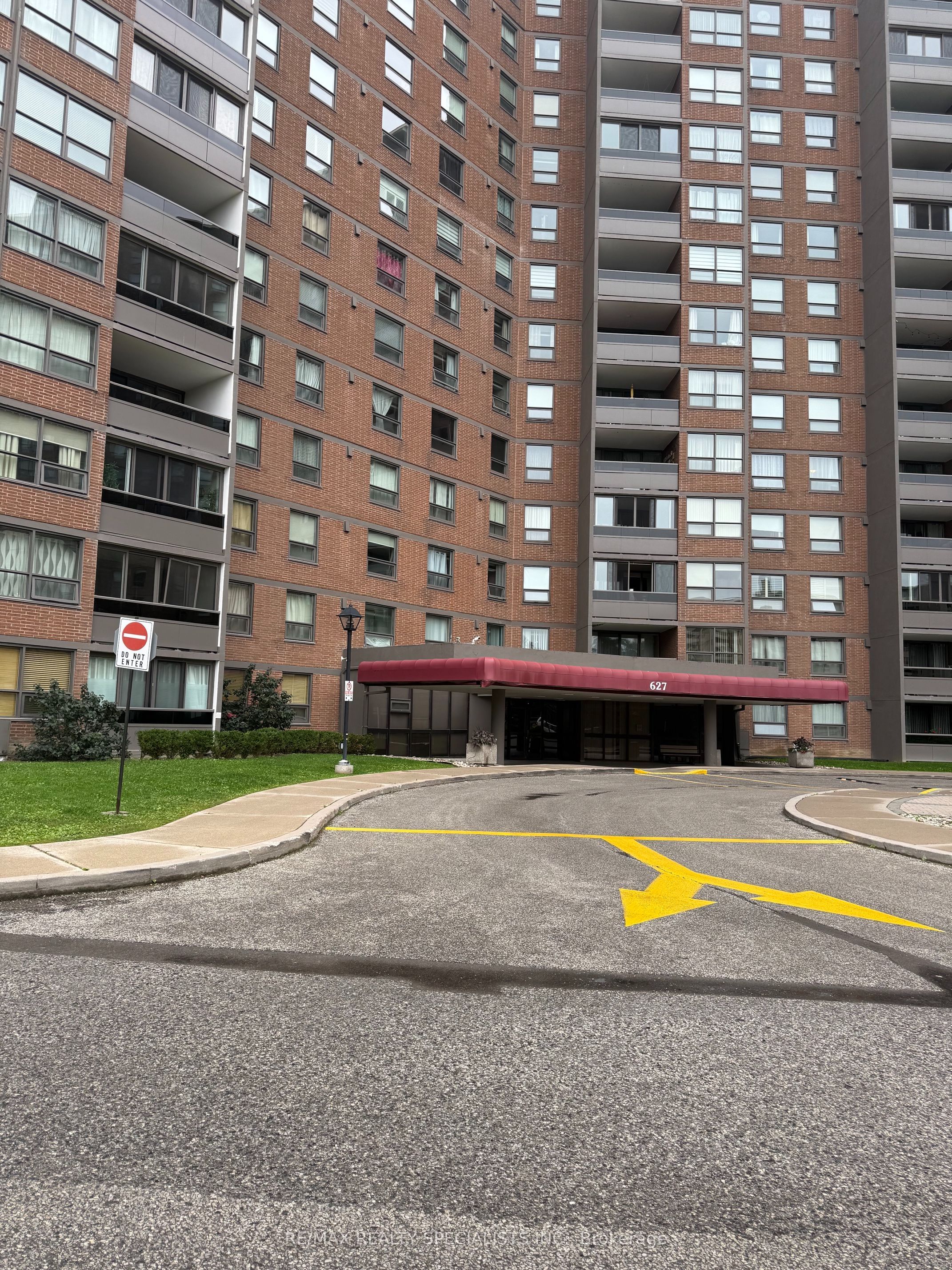 627 The West Mall 101